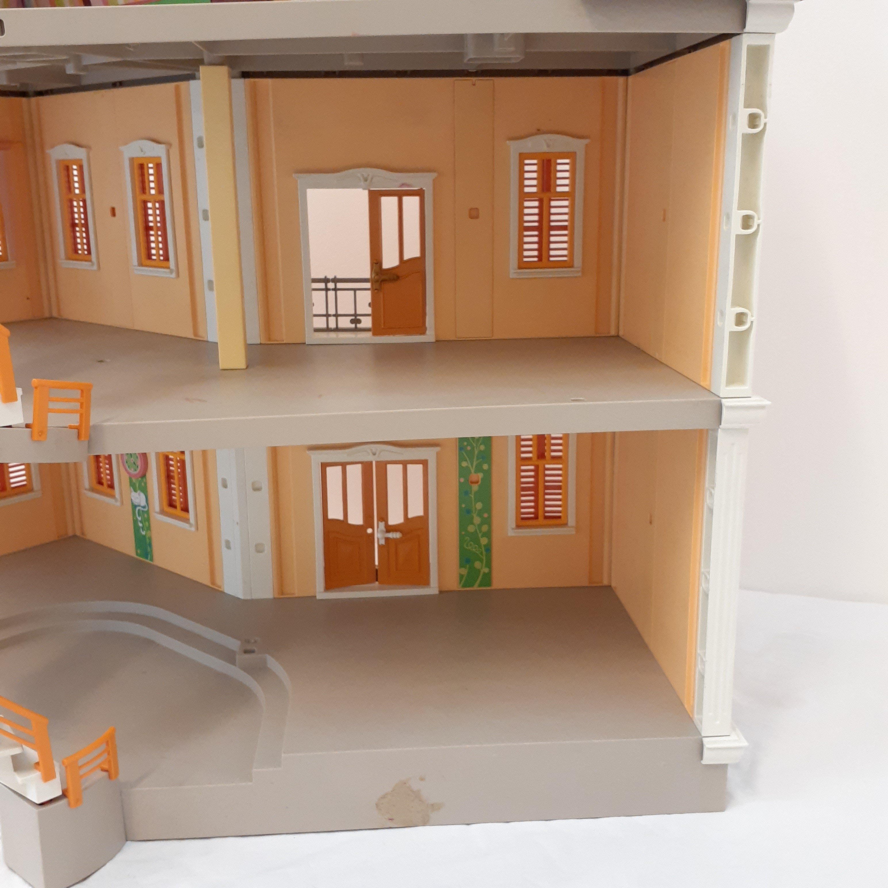 Playmobil 5302 et 5333 - Maison de ville et Chambre des enfants avec lits décorés Bon état - Vue 7 - 