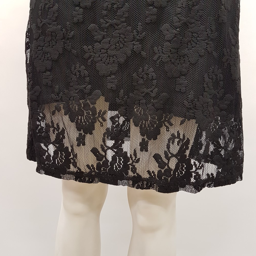 Robe noire en dentelle avec son fond de robe - LA REDOUTE - taille 34/36 Très bon état - Vue 6 - 