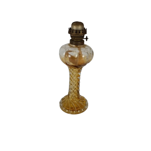 Voir photo 3 de Ancienne lampe à pétrole en verre couleur doré Ancienne lampe à pétrole en verre couleur doré État correct - Vue 3 -