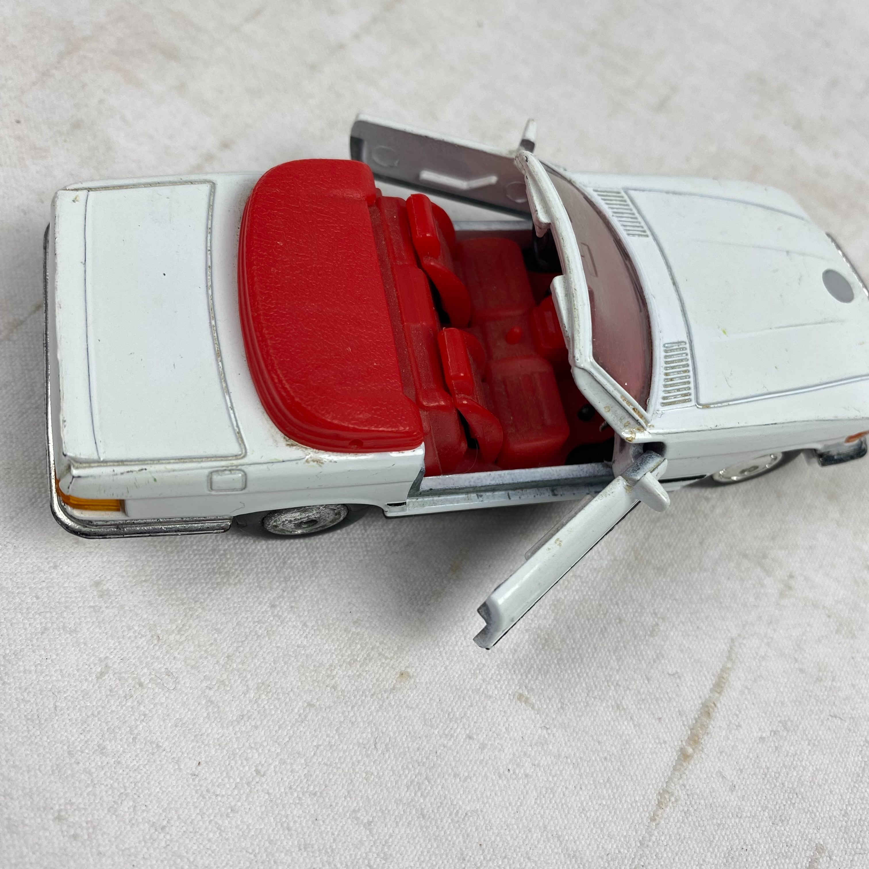Voir photo 2 de Voiture miniature Mercedes-Benz Voiture miniature Mercedes-Benz Bon état - Vue 2 -