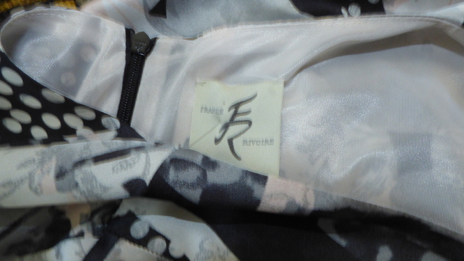 Voir photo 5 de Robe neuve manches courtes "France Rivoire" T54 Robe neuve manches courtes "France Rivoire" T54 - Vue 5 -