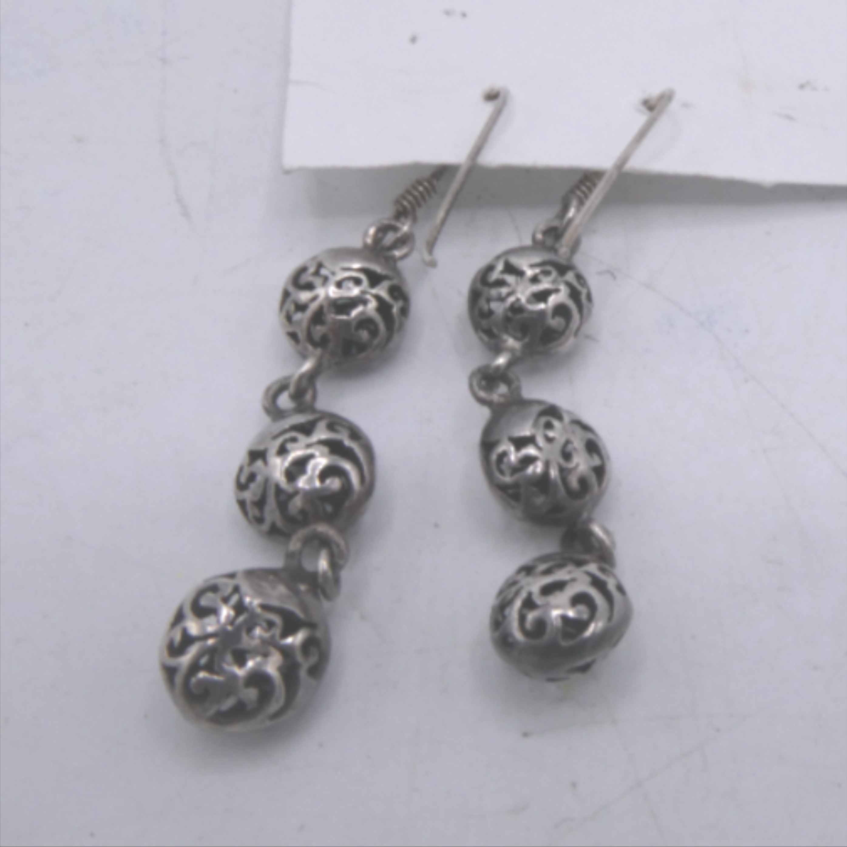 Boucles d'oreilles 3 boules pendantes en Argent ajouré - Photo 5