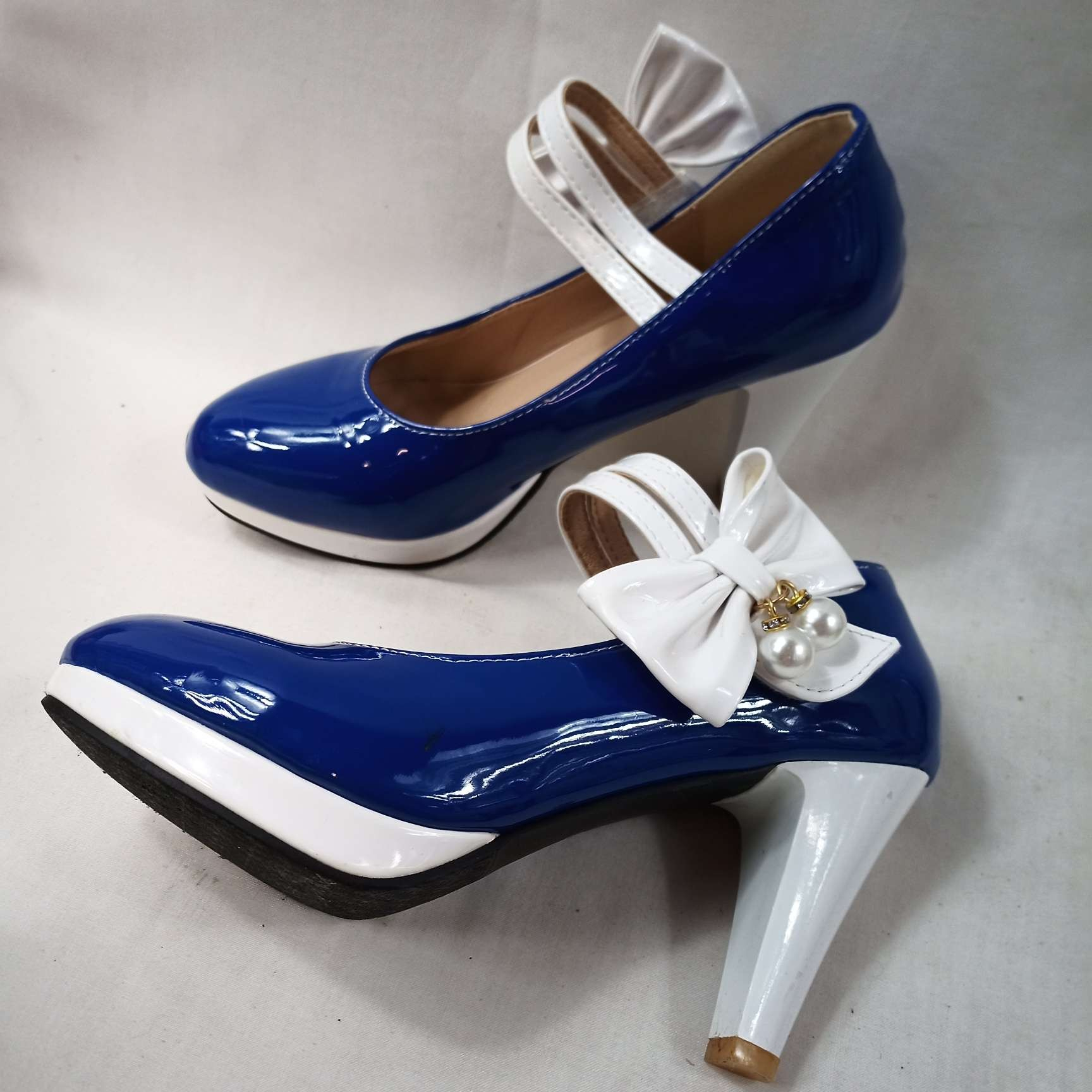 Voir photo 3 de Chaussures à talon style retro stage taille 38 Chaussures à talon style retro stage taille 38 Comme neuf - Vue 3 -