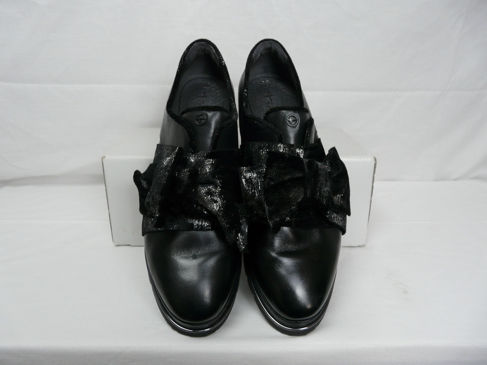 Voir photo 4 de C147 - Chaussures de ville en cuir - Tamaris - Pointure 39 C147 - Chaussures de ville en cuir - Tamaris - Pointure 39 Très bon état - Vue 4 -