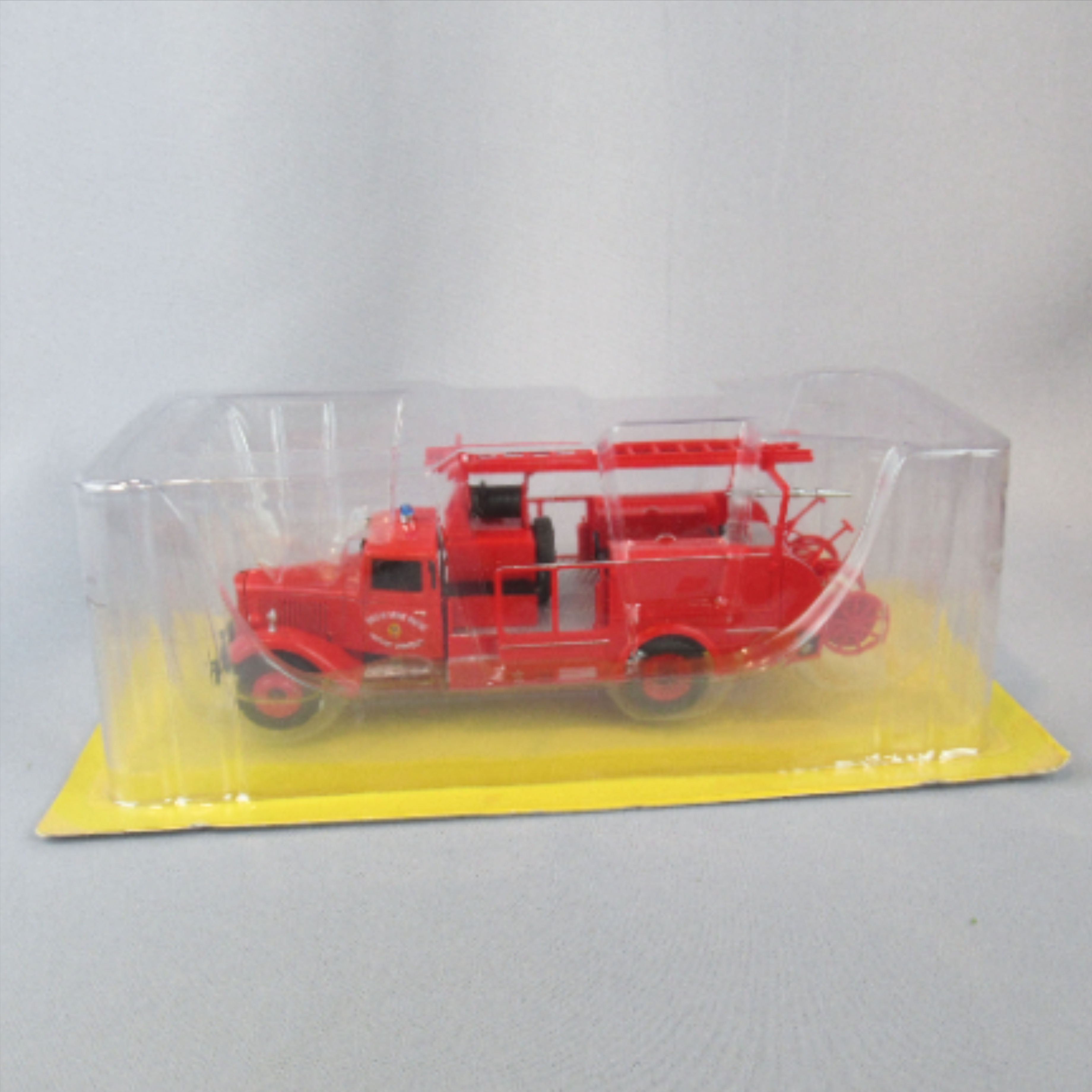 Modèle réduit Camion de Pompiers "Autopompe Mixte Pompes-Guinard sur Citroën Type 45", échelle 1/43 Comme neuf - Vue 2 - 