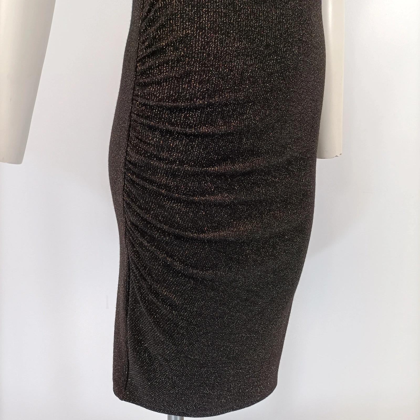Robe moulante de soirée noire brillante à paillette col V - CMT Atelier M Très bon état - Vue 3 - 