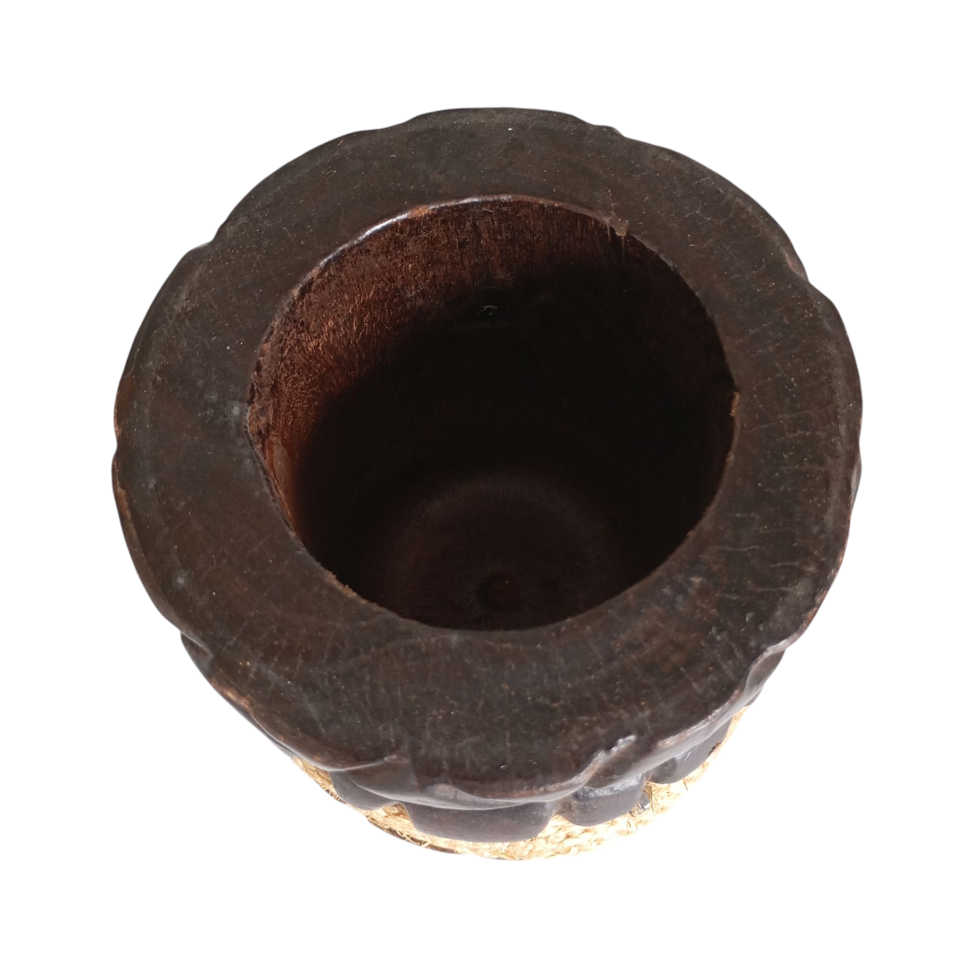 Pot en bois sculpté 