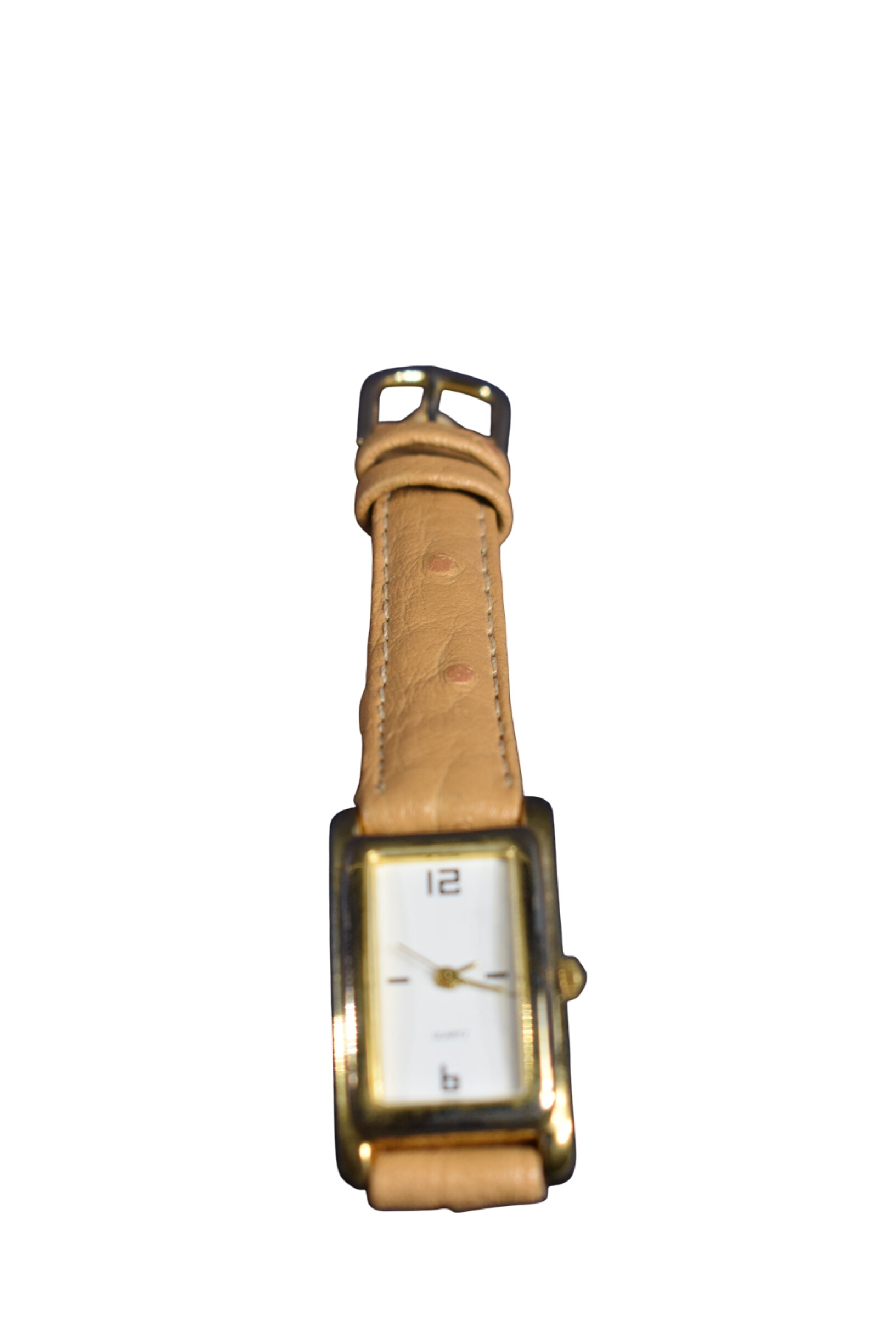 Montre femme digitale rectangulaire marquée au dos 