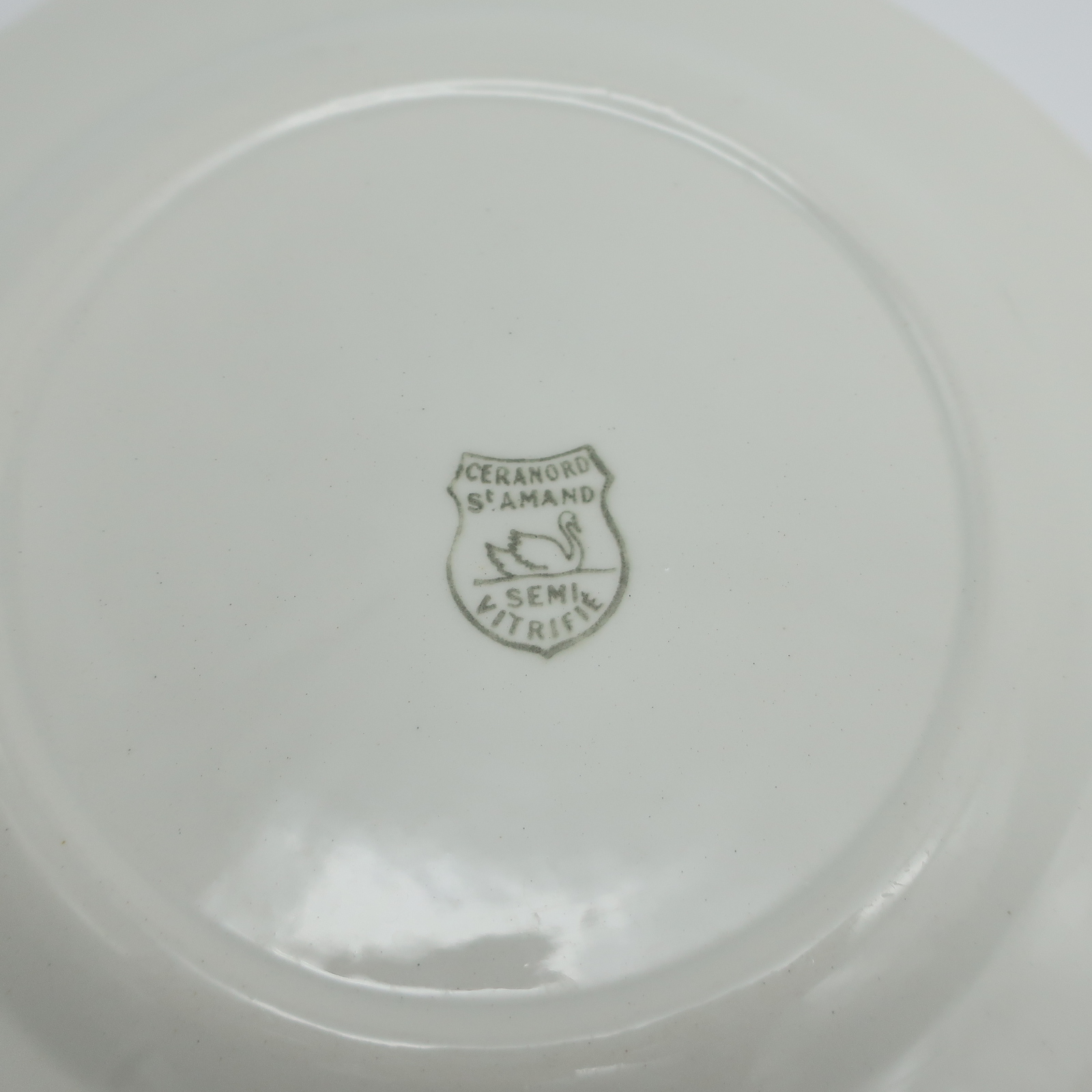 Ensemble de 8 Assiettes anciennes en porcelaine Semi Vitrifié Céranord , St Amand - Très bon état - Photo 8