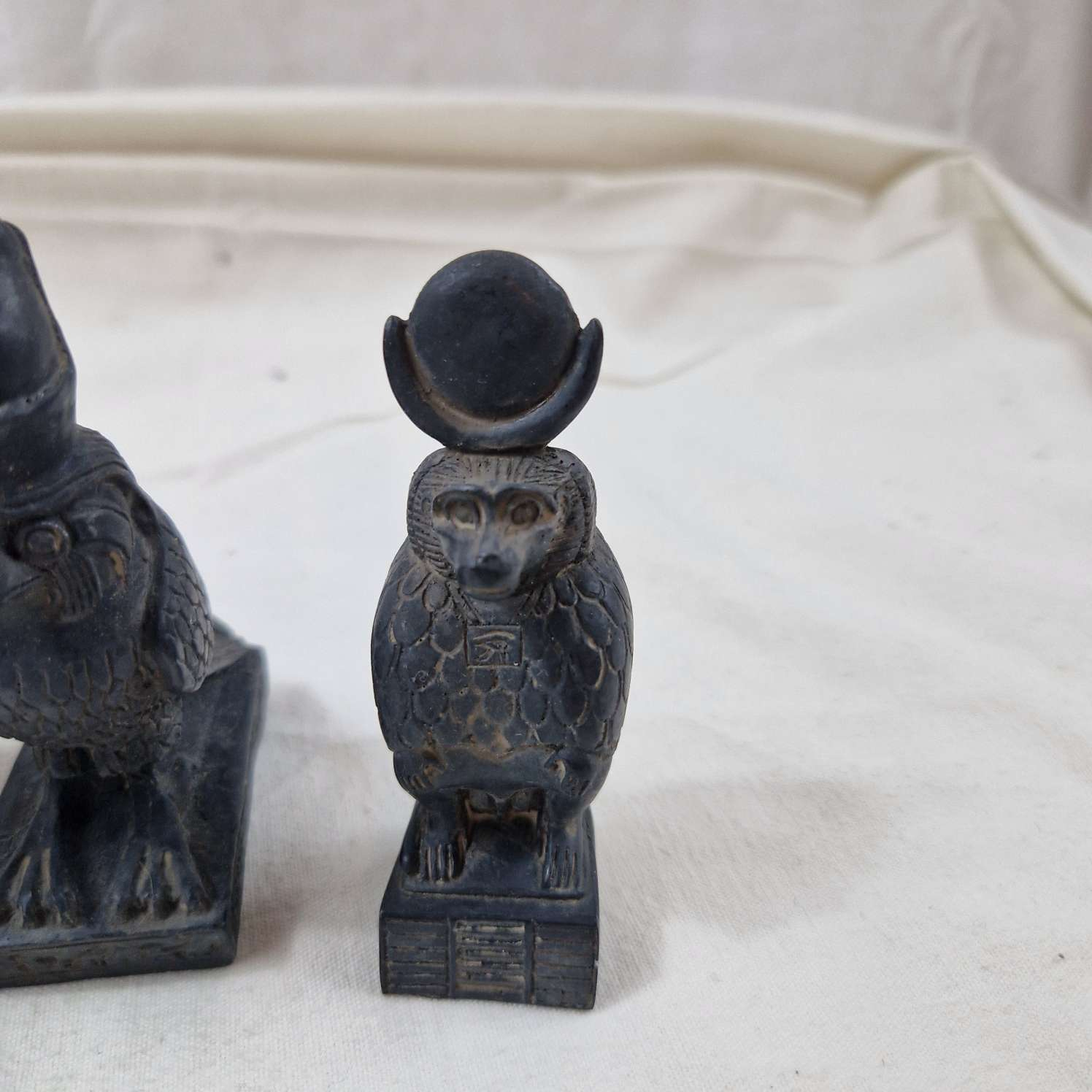 Petit lot de statuettes égyptiennes en résine - Photo 4