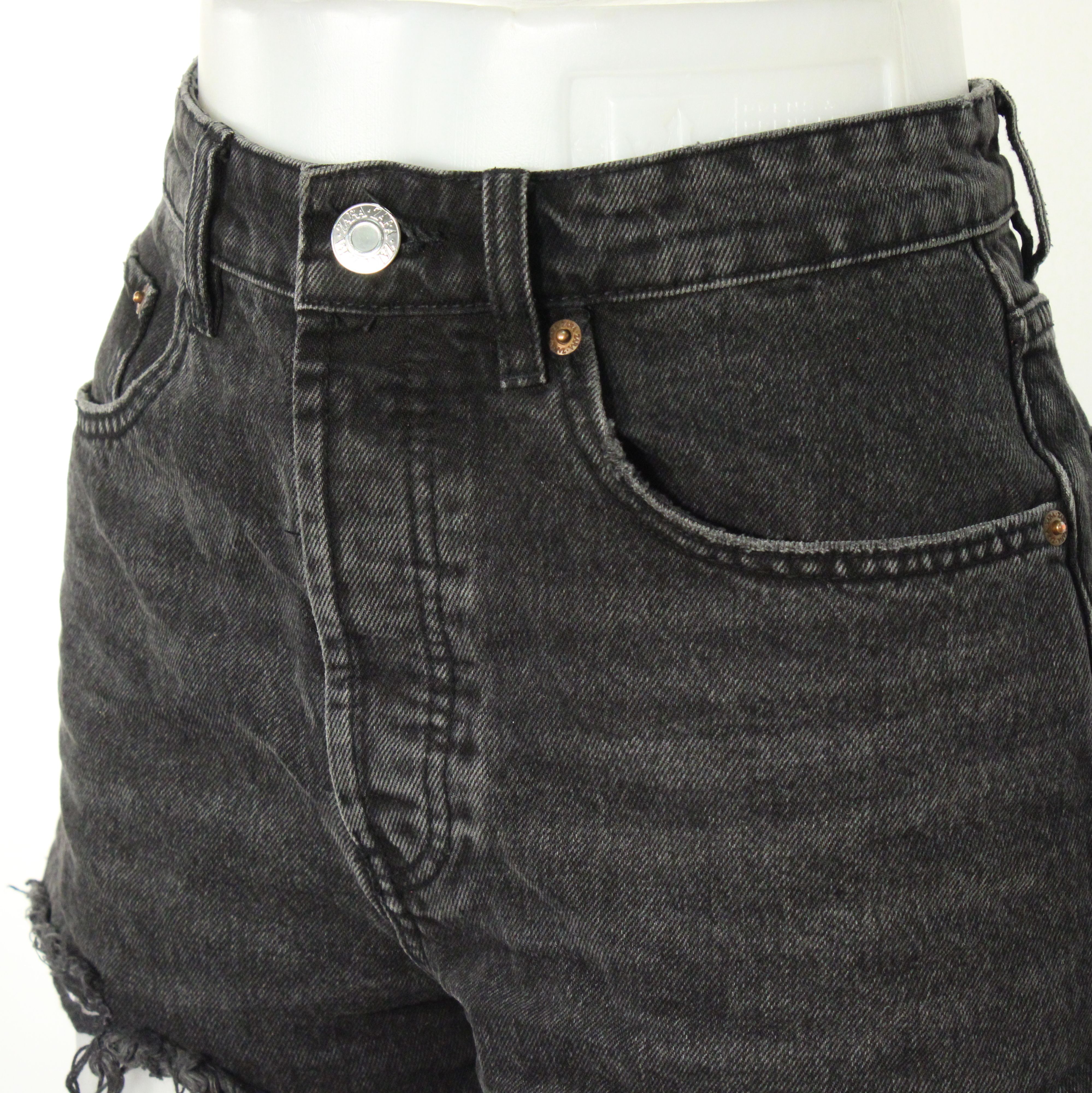 Short Femme en Jean Noir ZARA Taille 38 - Photo 4