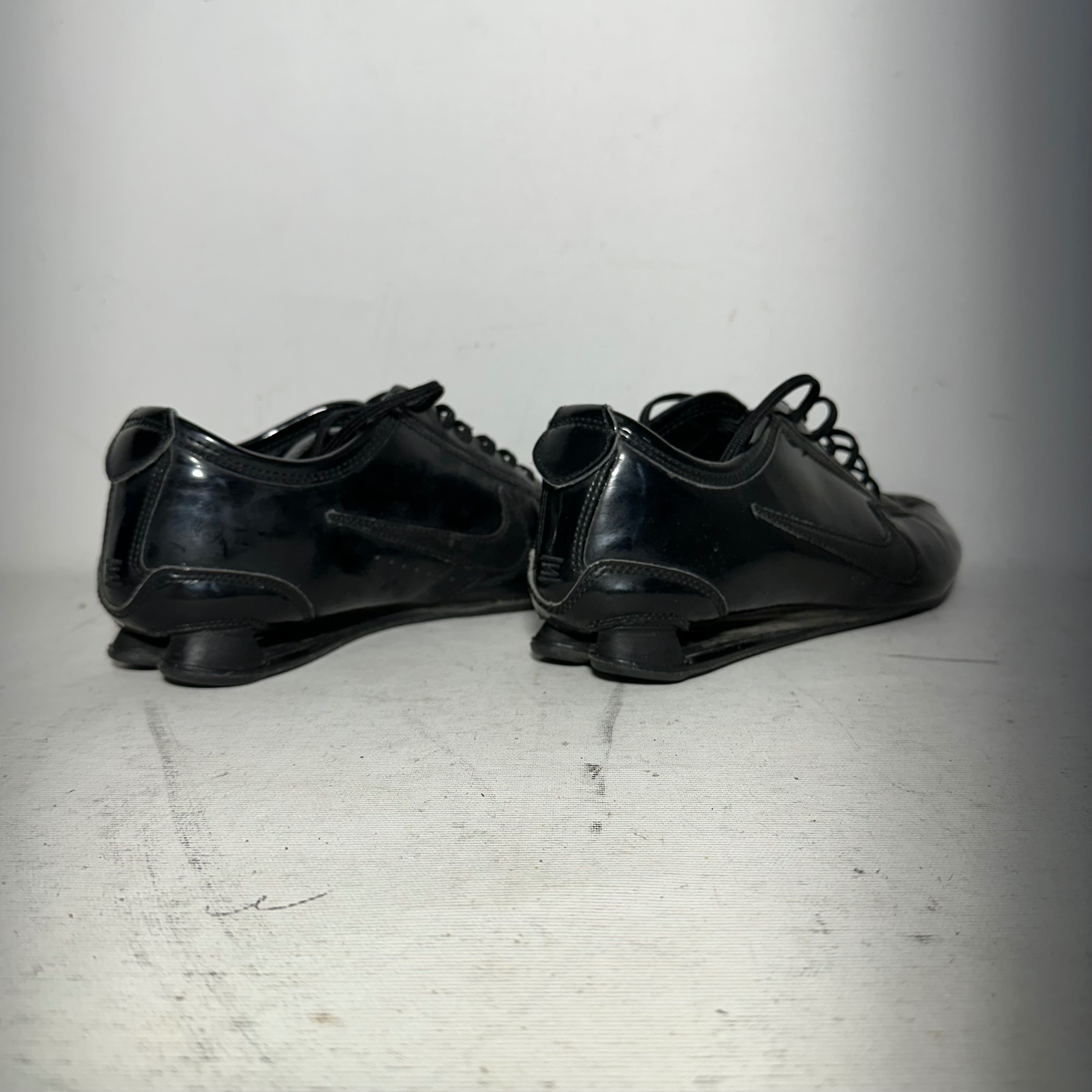 Voir photo 7 de Chaussures - Nike - Shox - Noires - Pointure 38 Chaussures - Nike - Shox - Noires - Pointure 38 Très bon état - Vue 7 -