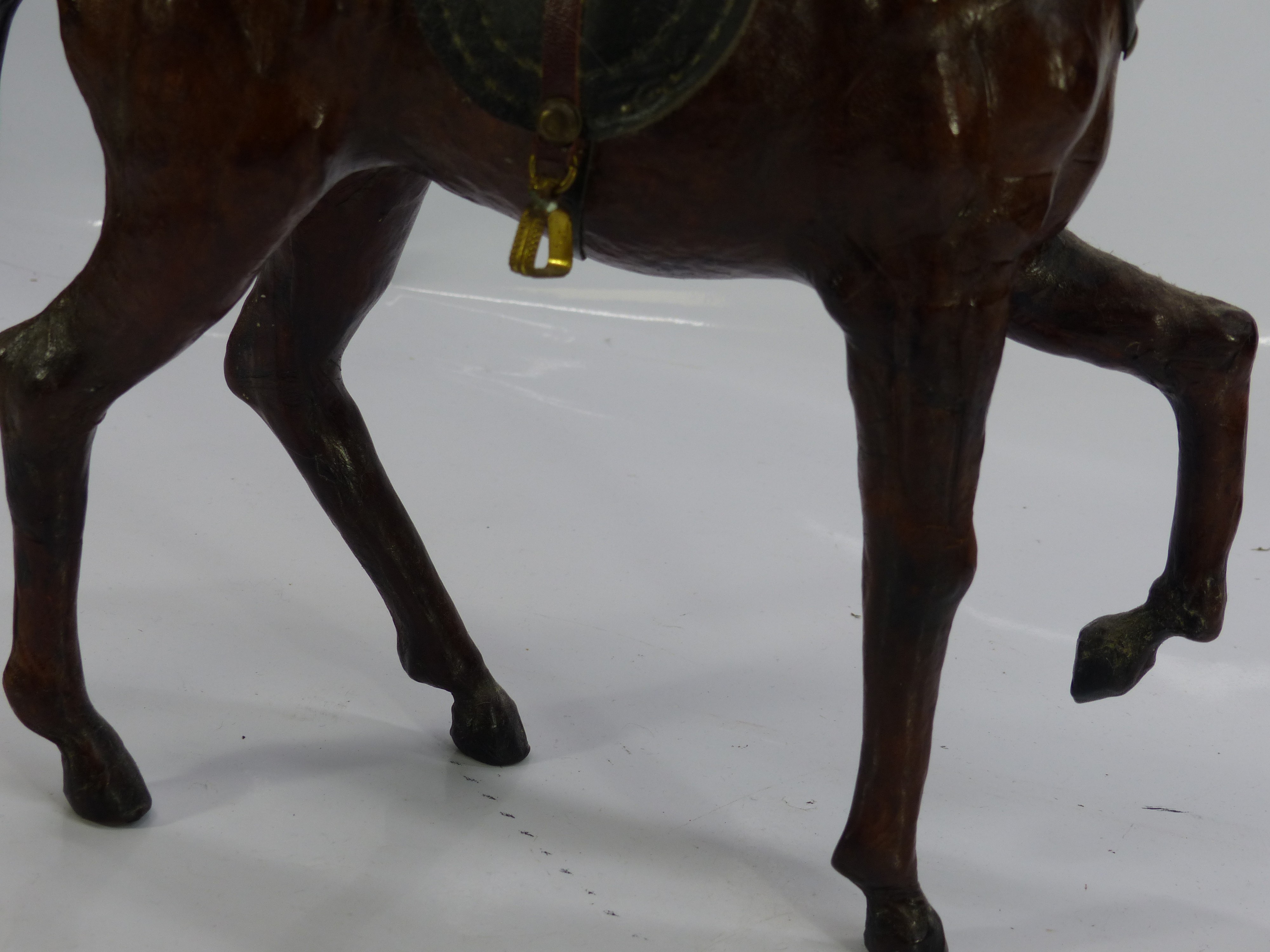 Grand cheval en bois de 35cm - Photo 5