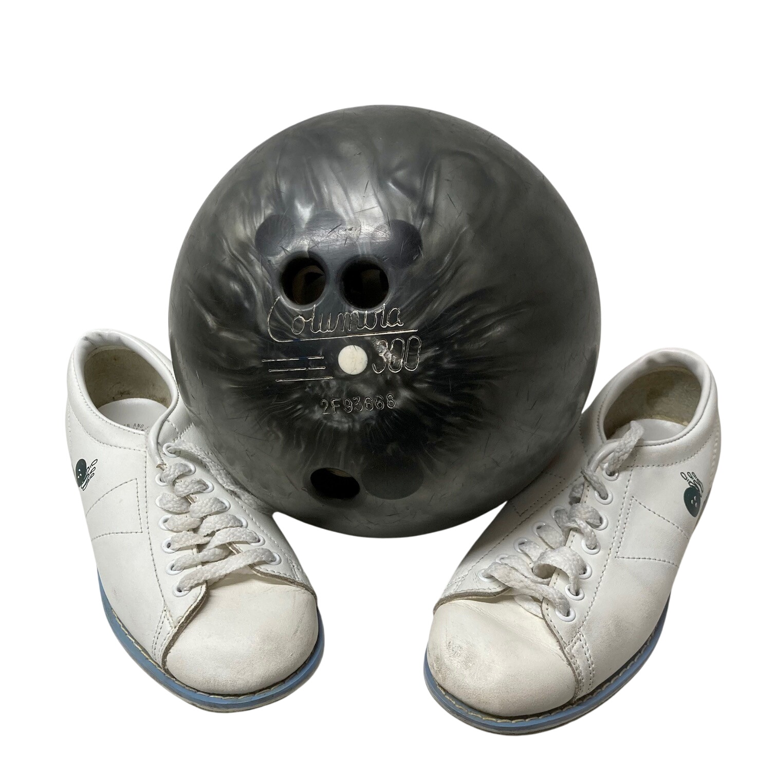 Acheter Boule de bowling columbia 300 et chaussures Très bon état - 15,00 € Boule de bowling columbia 300 et chaussures Très bon état - reconditionné disponible sur Label Emmaüs