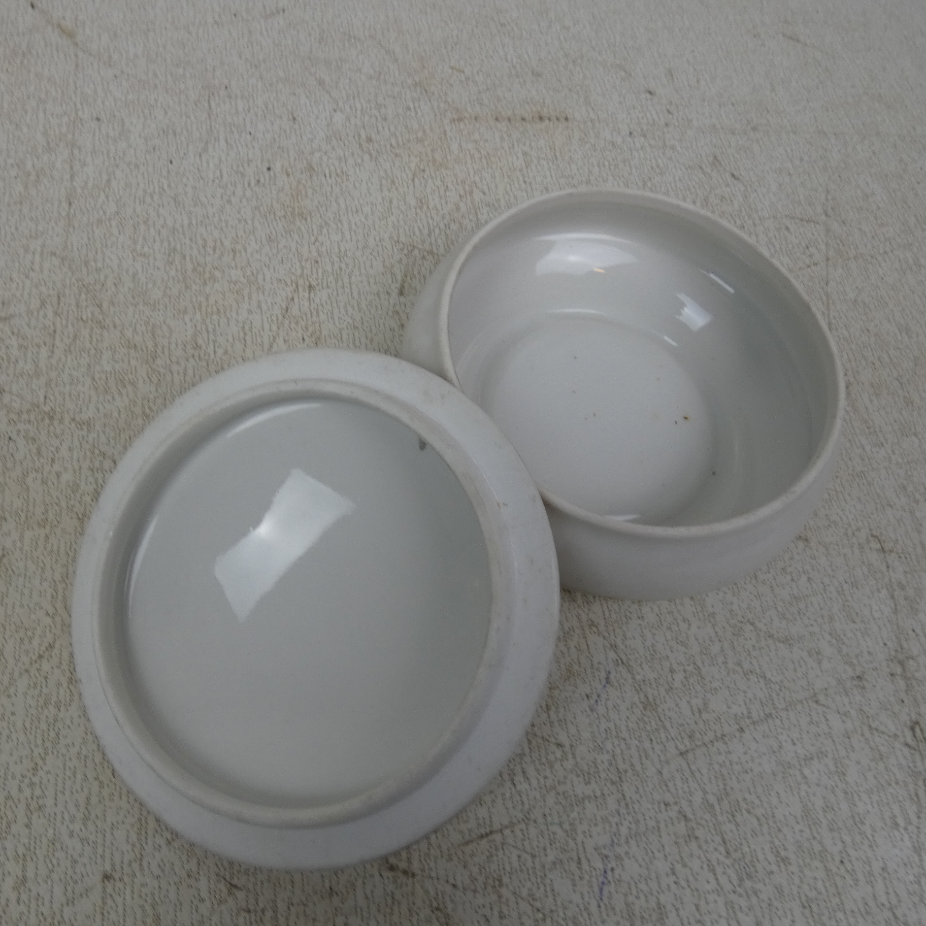 Ensemble Communion Vintage en Porcelaine Bon état - Vue 20 - 