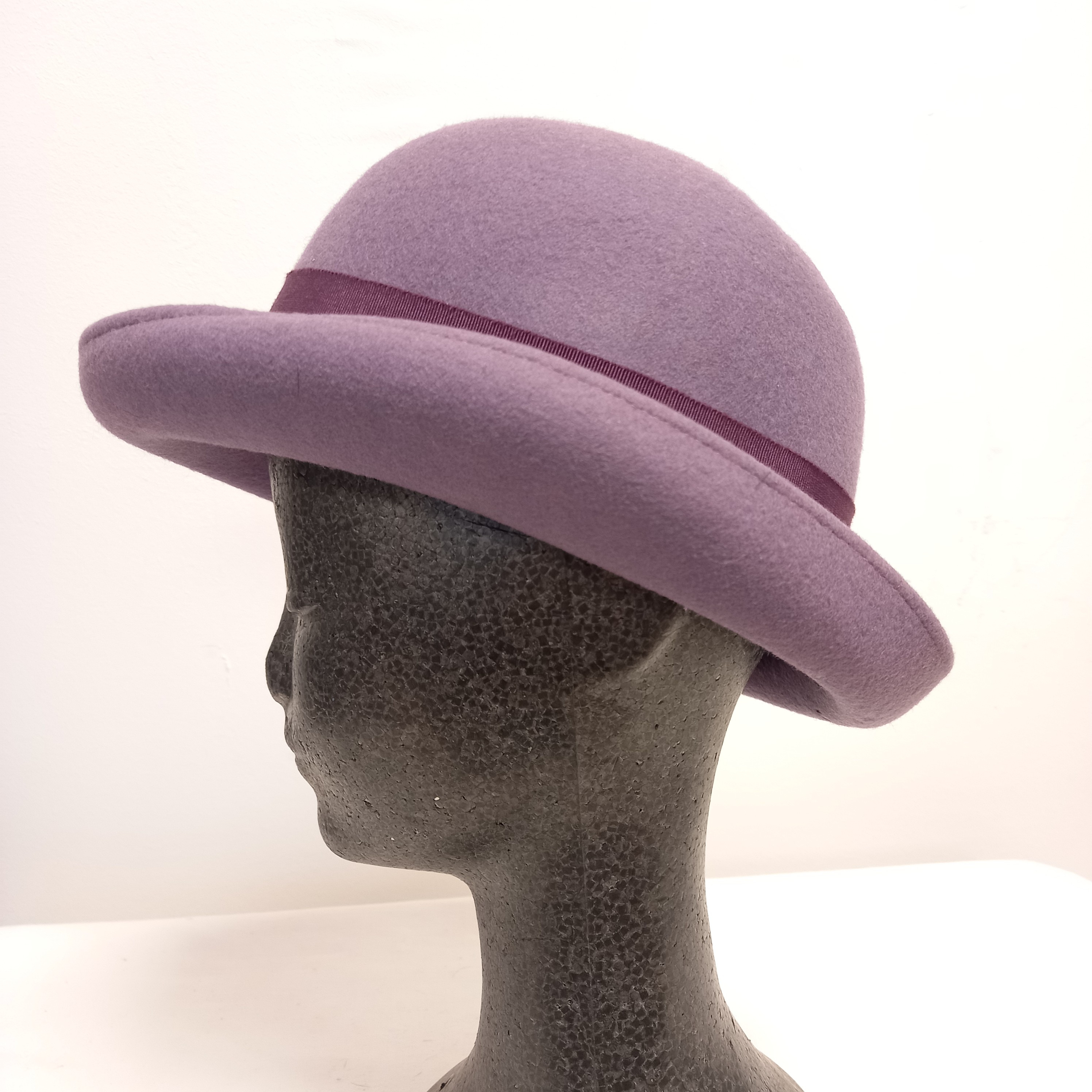 Voir photo 3 de Chapeau violine tour de tête 54 cm Chapeau violine tour de tête 54 cm Très bon état - Vue 3 -