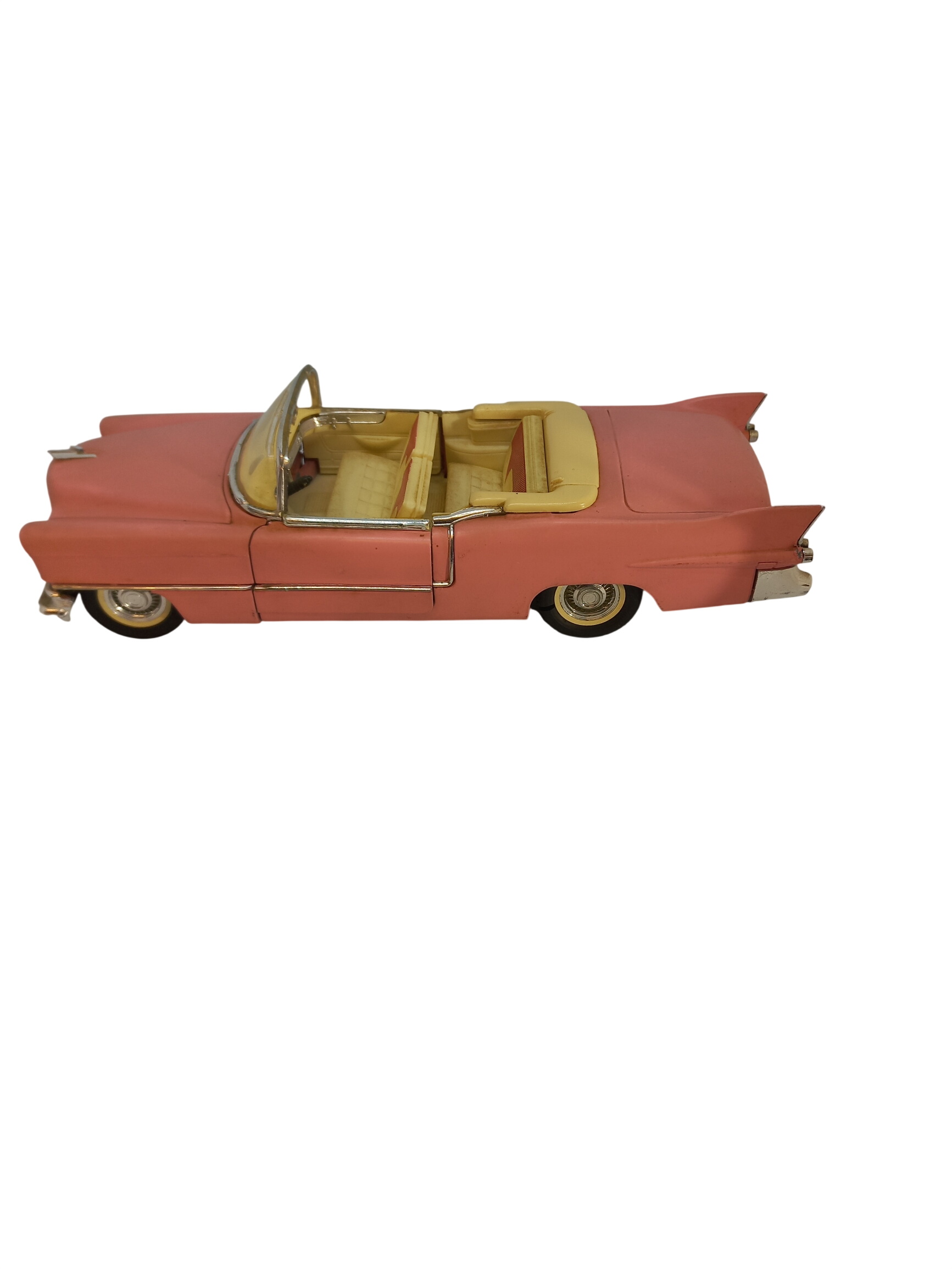 Acheter Voiture cadillac rose dans sa boite road signature collection 1957 acier et plastique Bon état - 19,00 € Voiture cadillac rose dans sa boite road signature collection 1957 acier et plastique Bon état - reconditionné disponible sur Label Emmaüs