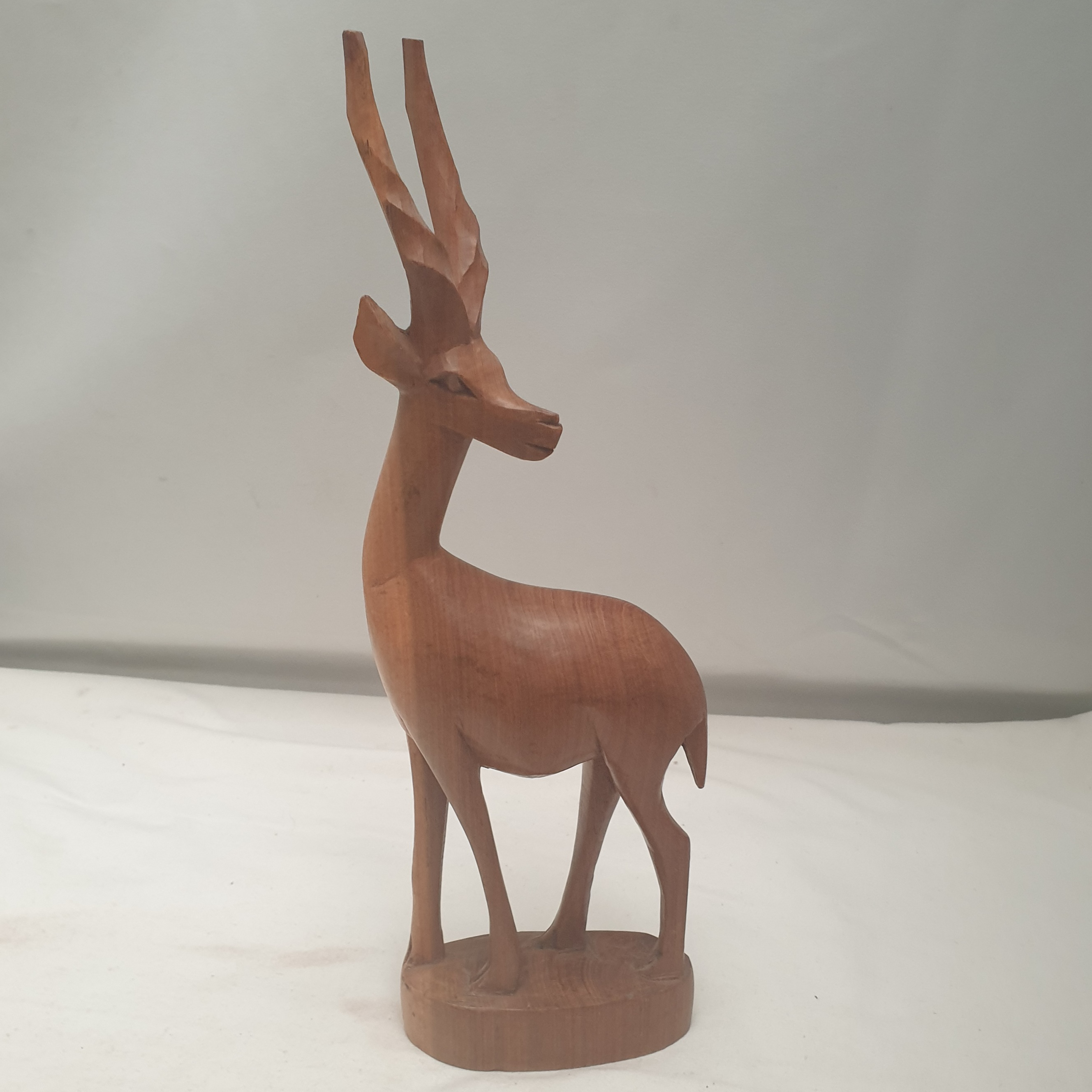 Antilope en bois exotique fait main  Bon état -  reconditionné disponible sur Label Emmaüs