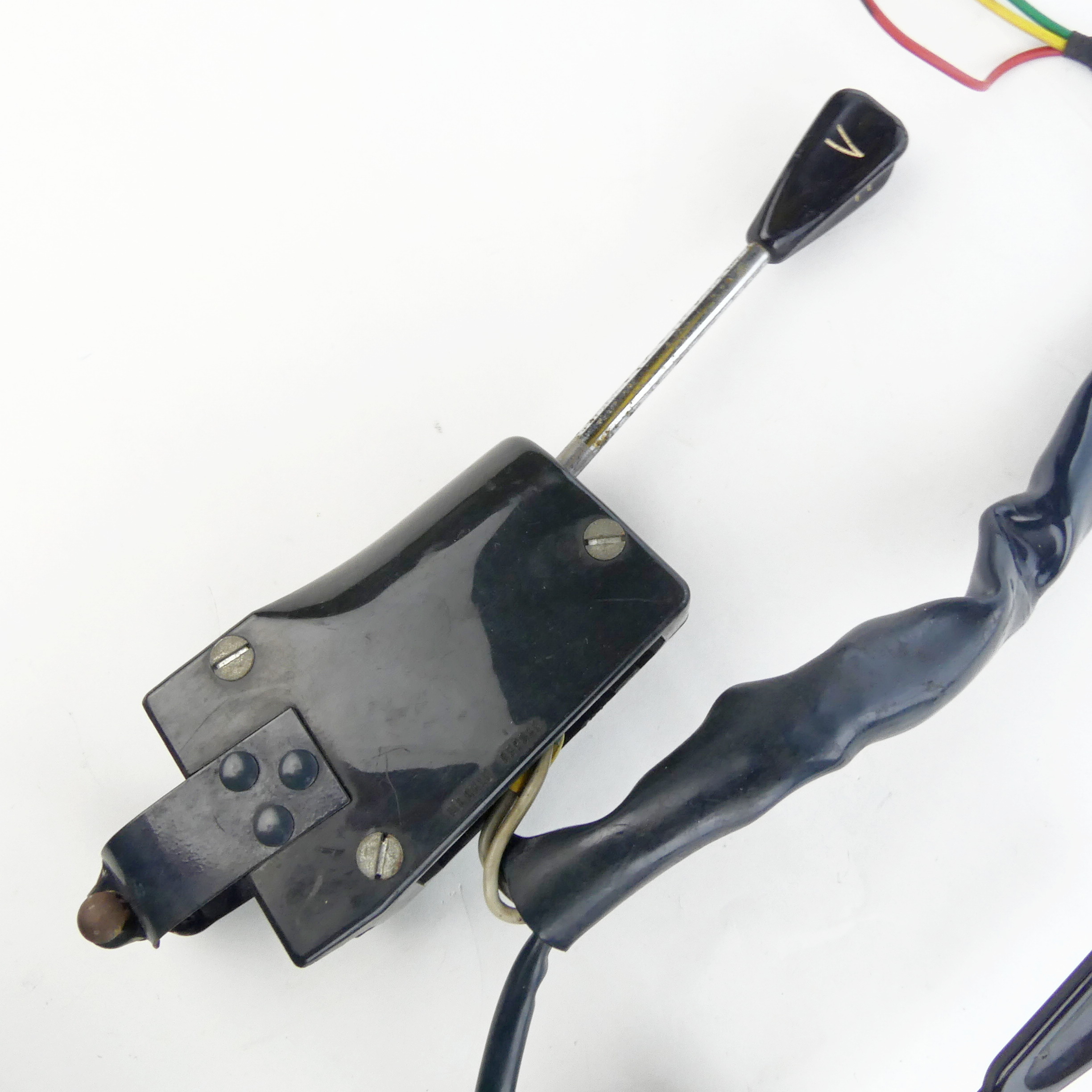 Ancien commodo Citroën avec manette de clignotant Cartier Bon état - Vue 3 - 