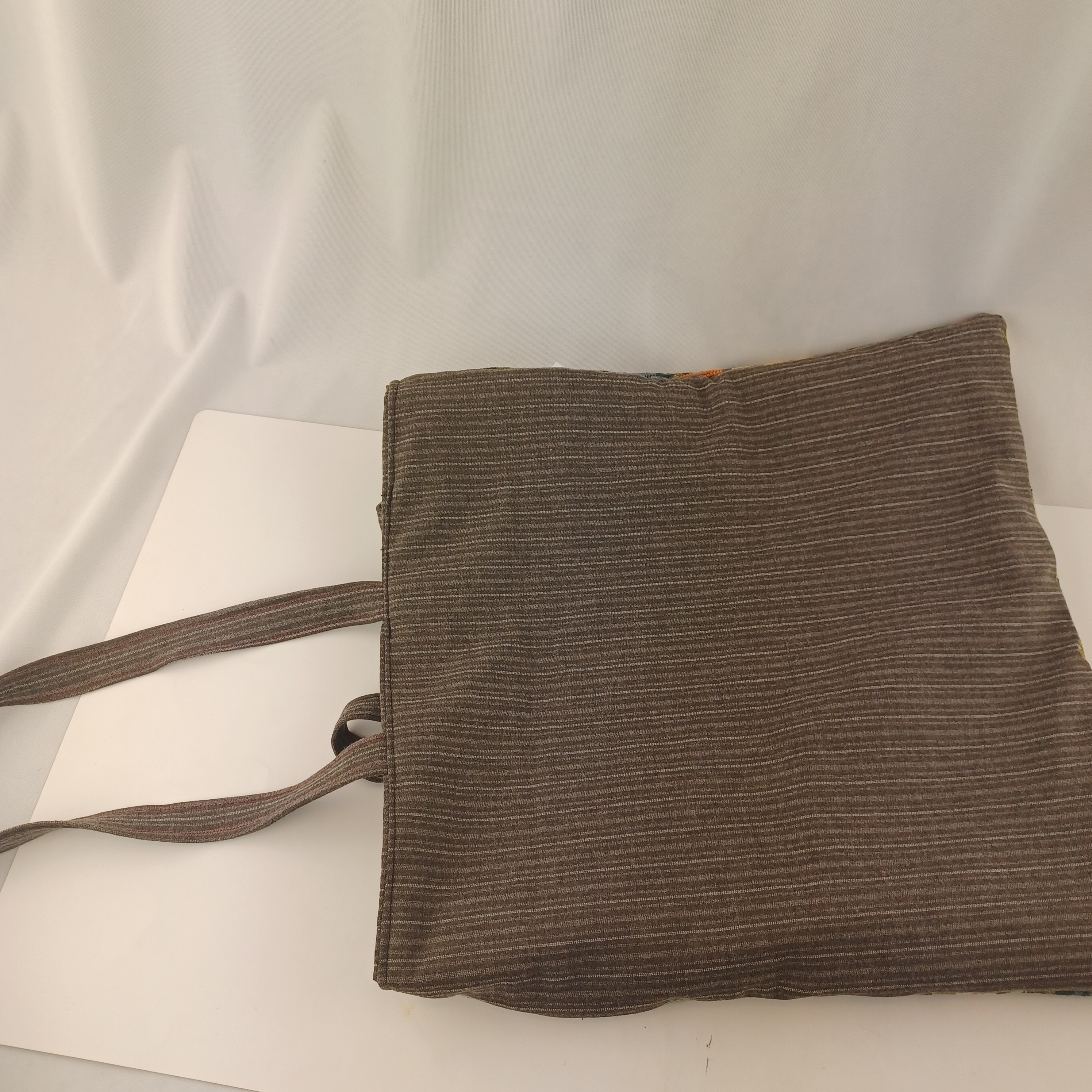 Voir photo 7 de Sac fait-main avec canevas d'une scène rurale de deux cerfs dans une forêt de 39x39 cm Sac fait-main avec canevas d'une scène rurale de deux cerfs dans une forêt de 39x39 cm Comme neuf - Vue 7 -