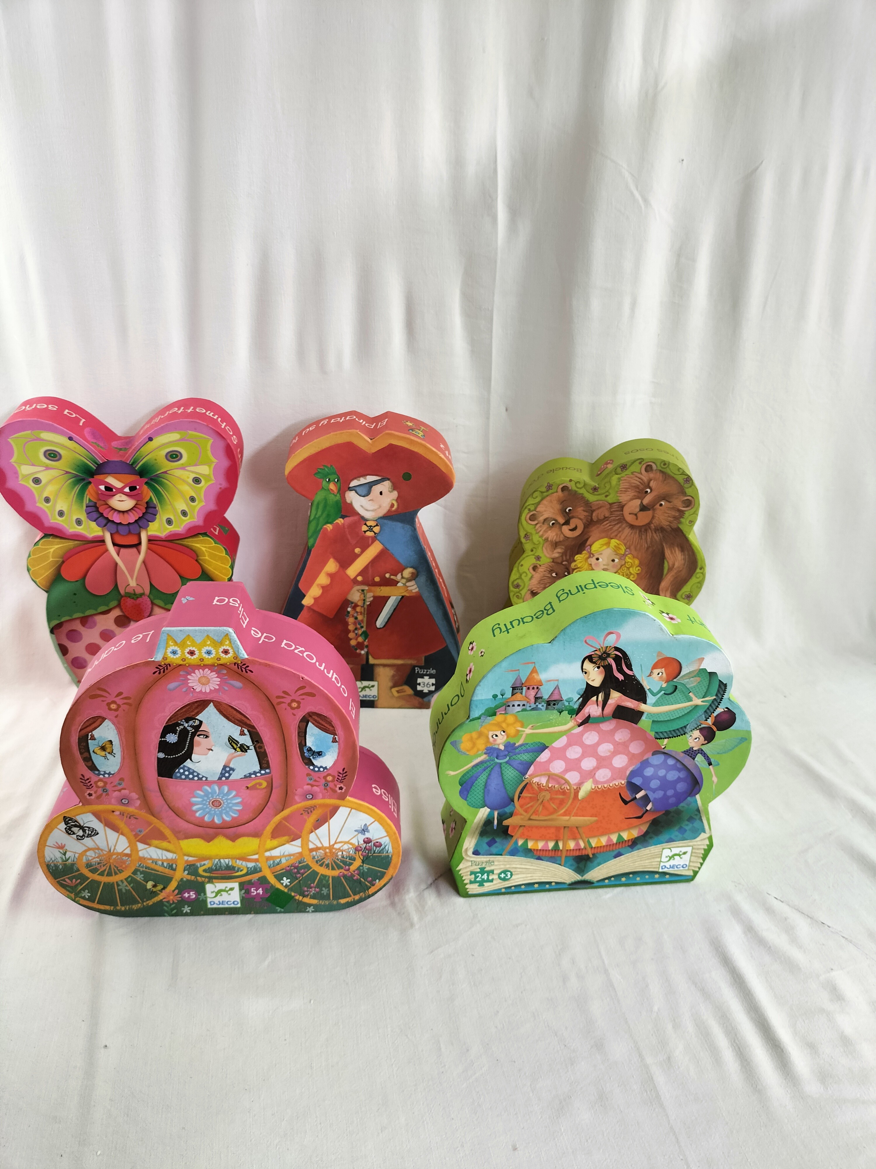Voir photo 12 de Lot de 5 puzzles silhouettes Djeco pour enfants – Univers contes et poésie vintage Lot de 5 puzzles silhouettes Djeco pour enfants – Univers contes et poésie vintage Bon état - Vue 12 -