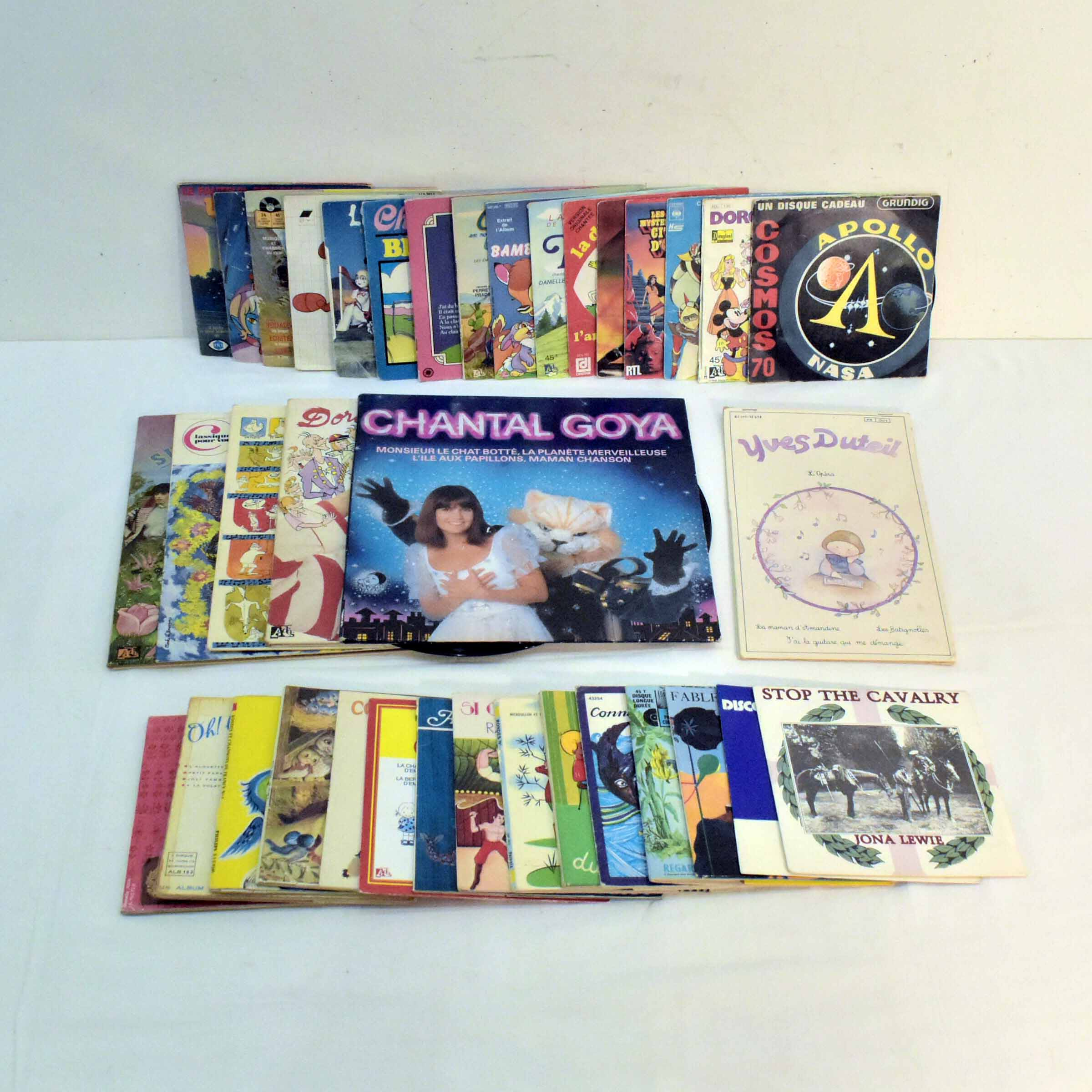 Voir photo 9 de Chansons & Comptines Enfantines - Vinyles - 33 & 45 Tours Chansons & Comptines Enfantines - Vinyles - 33 & 45 Tours Bon état - Vue 9 -