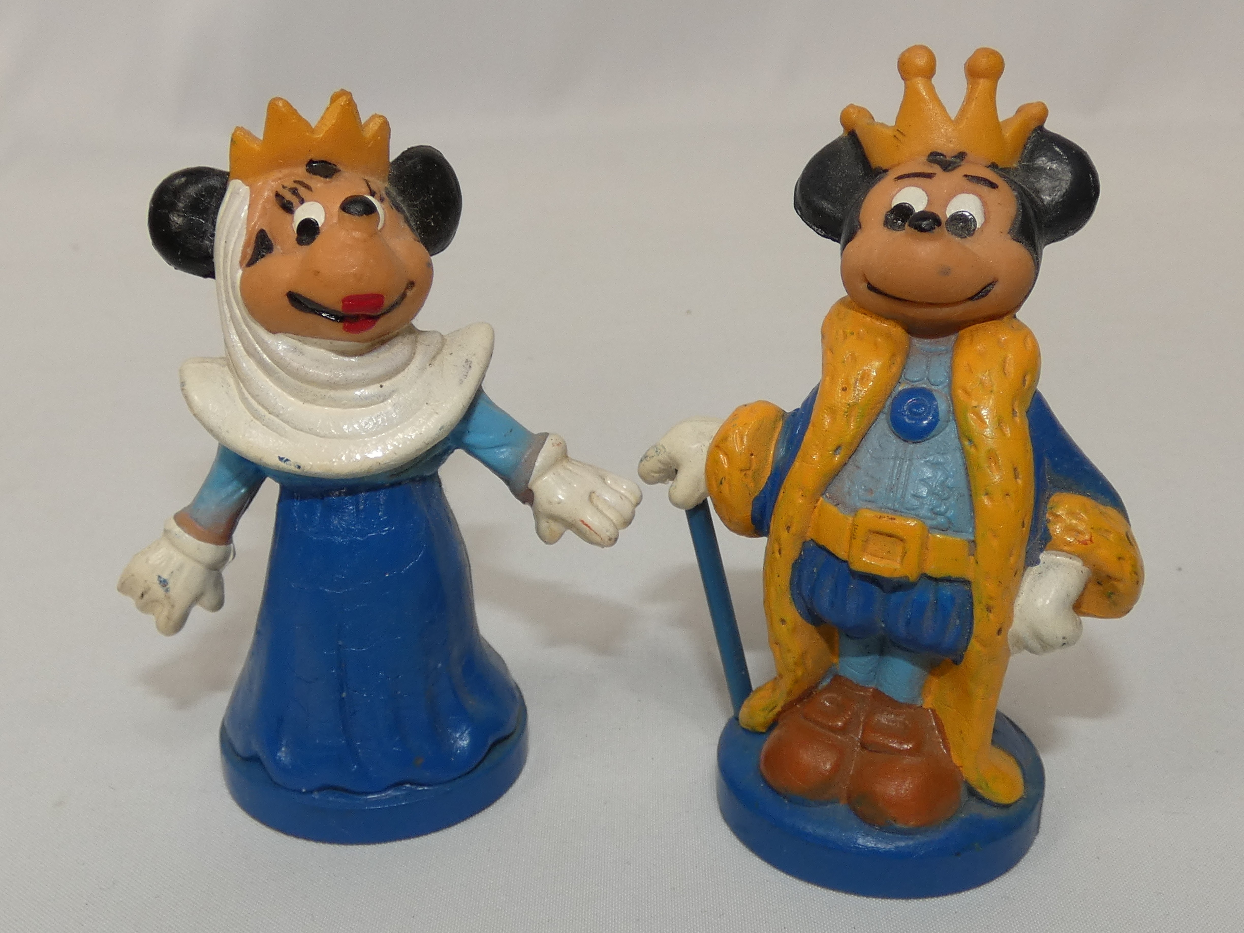 Voir photo 2 de Lot de 26 pièces de jeu d'échec Mickey Mouse W.D.P Lot de 26 pièces de jeu d'échec Mickey Mouse W.D.P - Vue 2 -