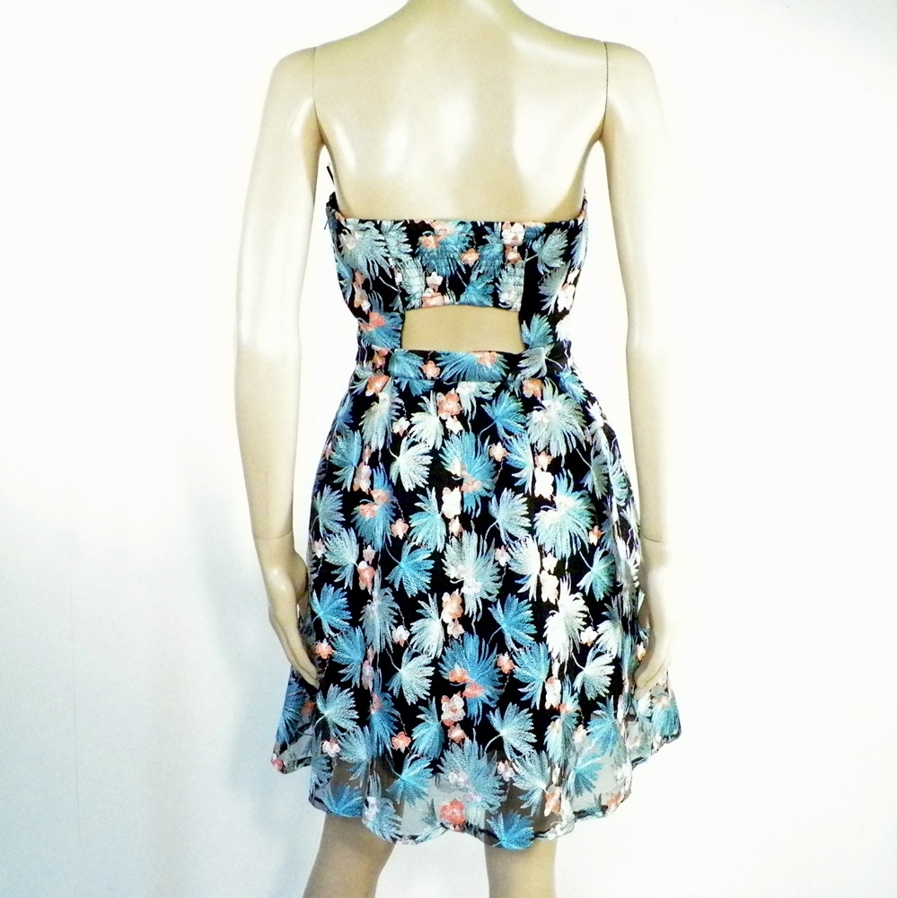 Robe Bustier Noir Fleurie Bleu NAF NAF Taille 38 Bon état - Vue 4 - 