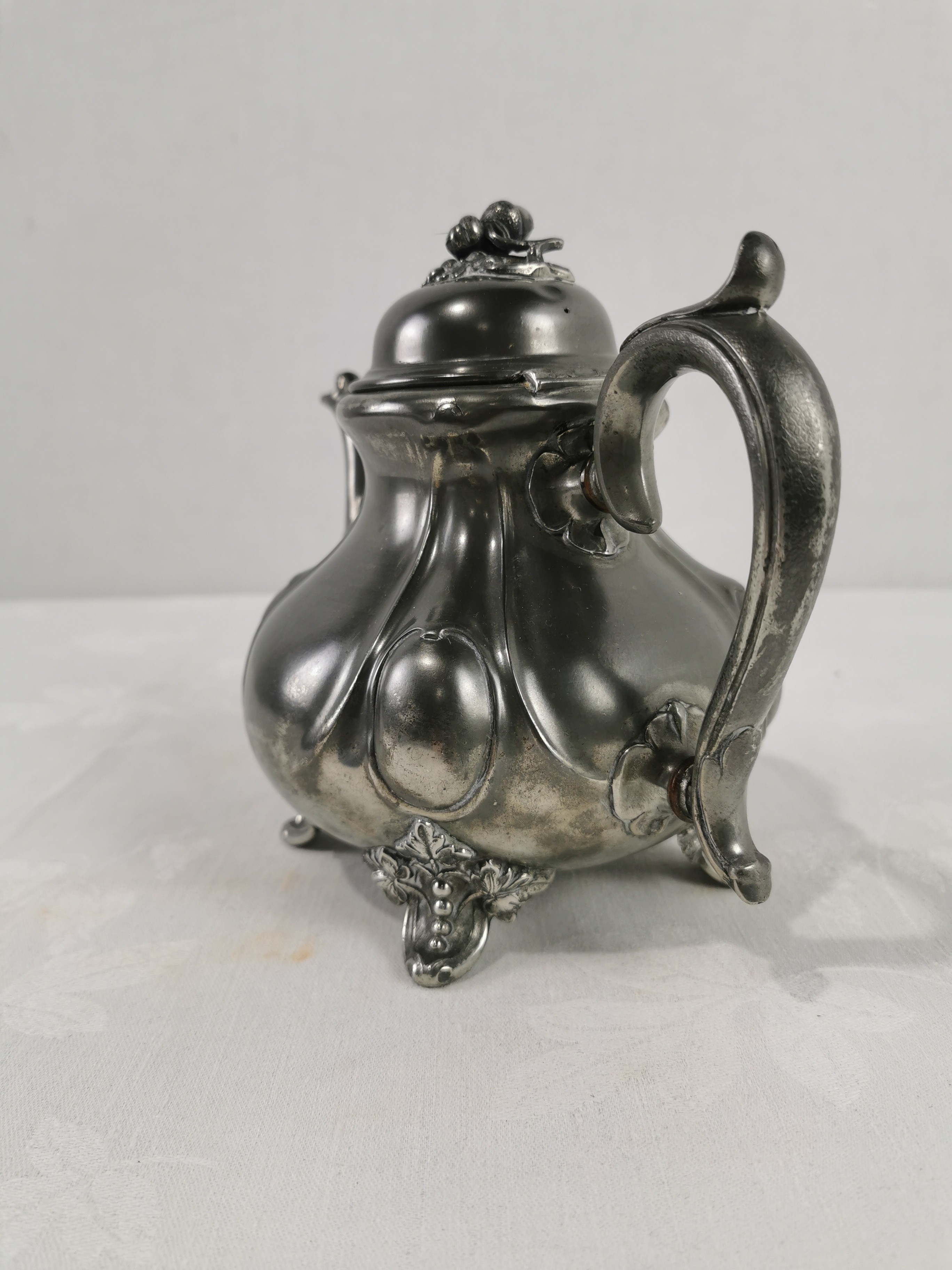 Théière en étain Thomas Otley & sons - Sheffield 1974  Bon état - Vue 3 - 