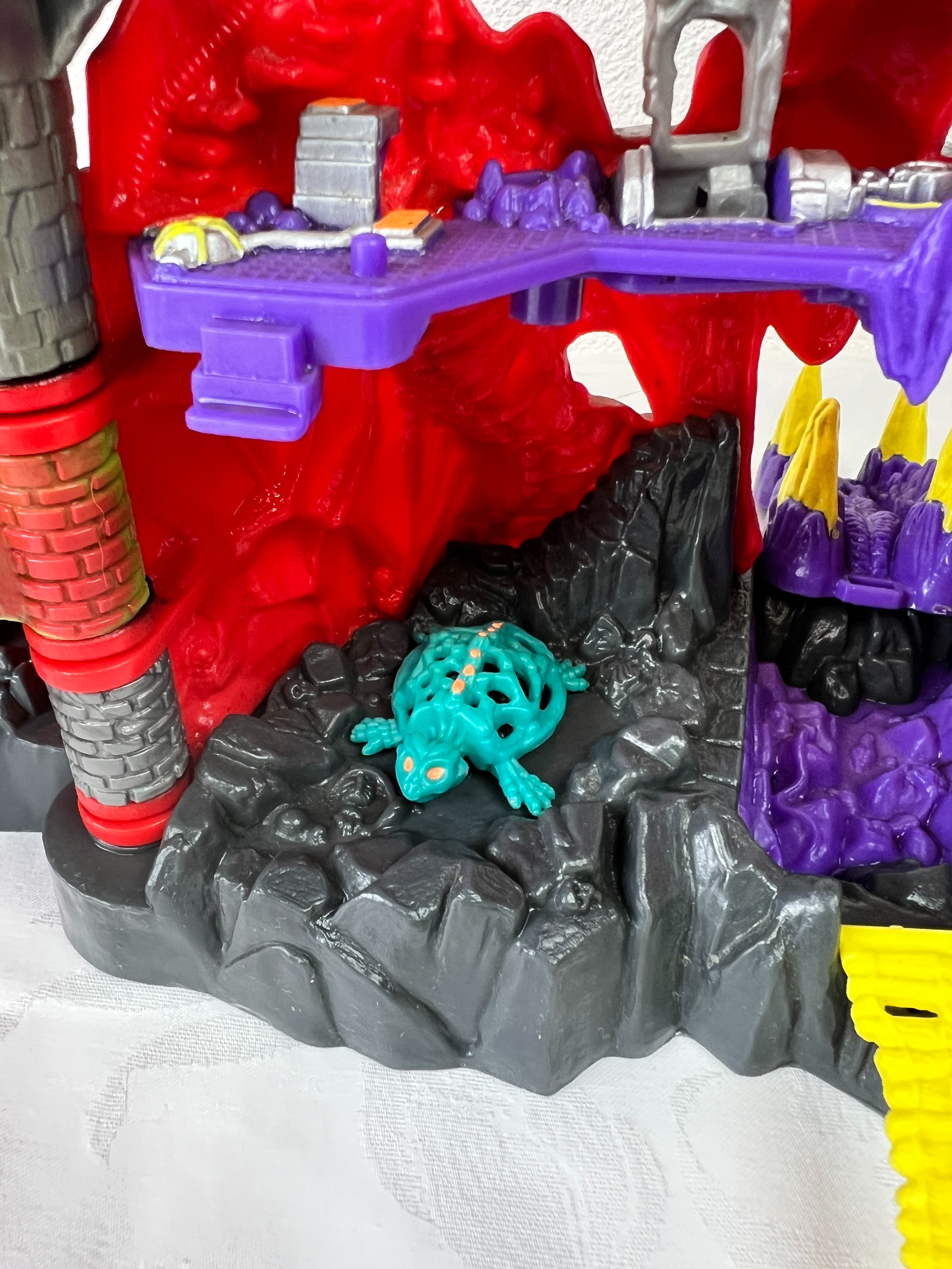 Voir photo 12 de Mighty Max "Trapped in Skull Mountain" Bluebird 1992 Mighty Max "Trapped in Skull Mountain" Bluebird 1992 Très bon état - Vue 12 -