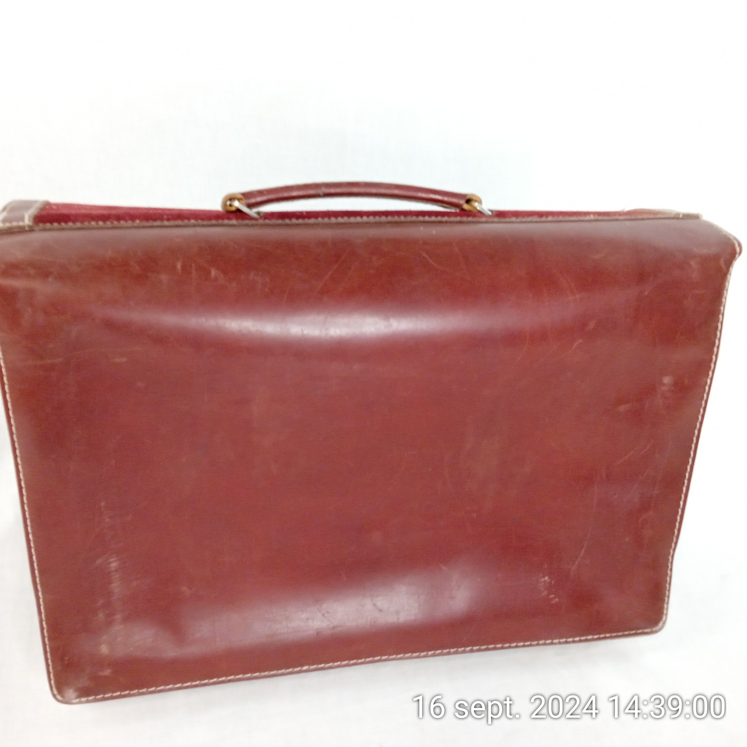 Cartable Kickers vintage rouge en cuir et en daim Bon état - Vue 6 - 