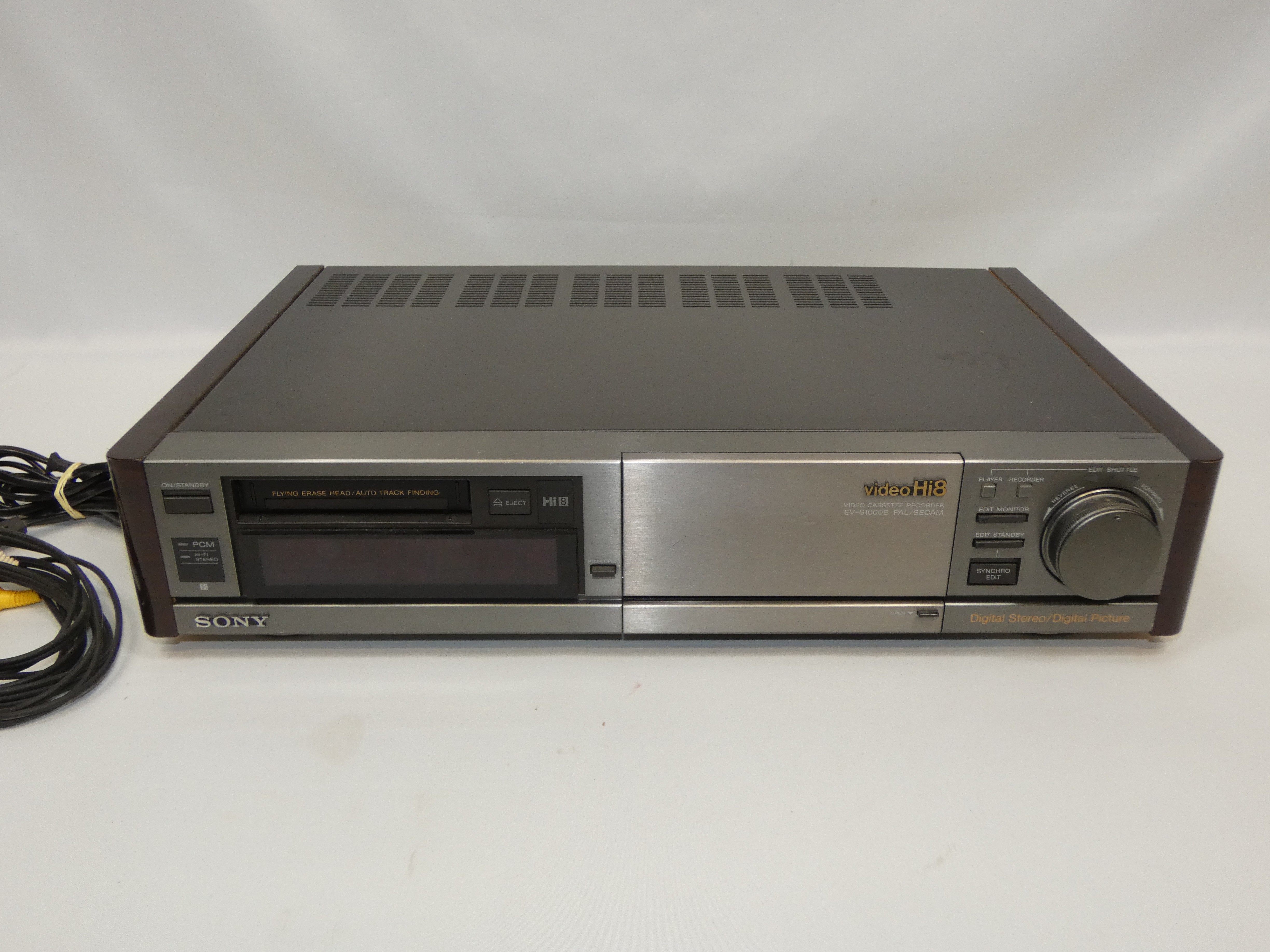 SONY enregistreur vidéo cassette EV S1000B video8 Hi8 - Très bon état - Photo 4