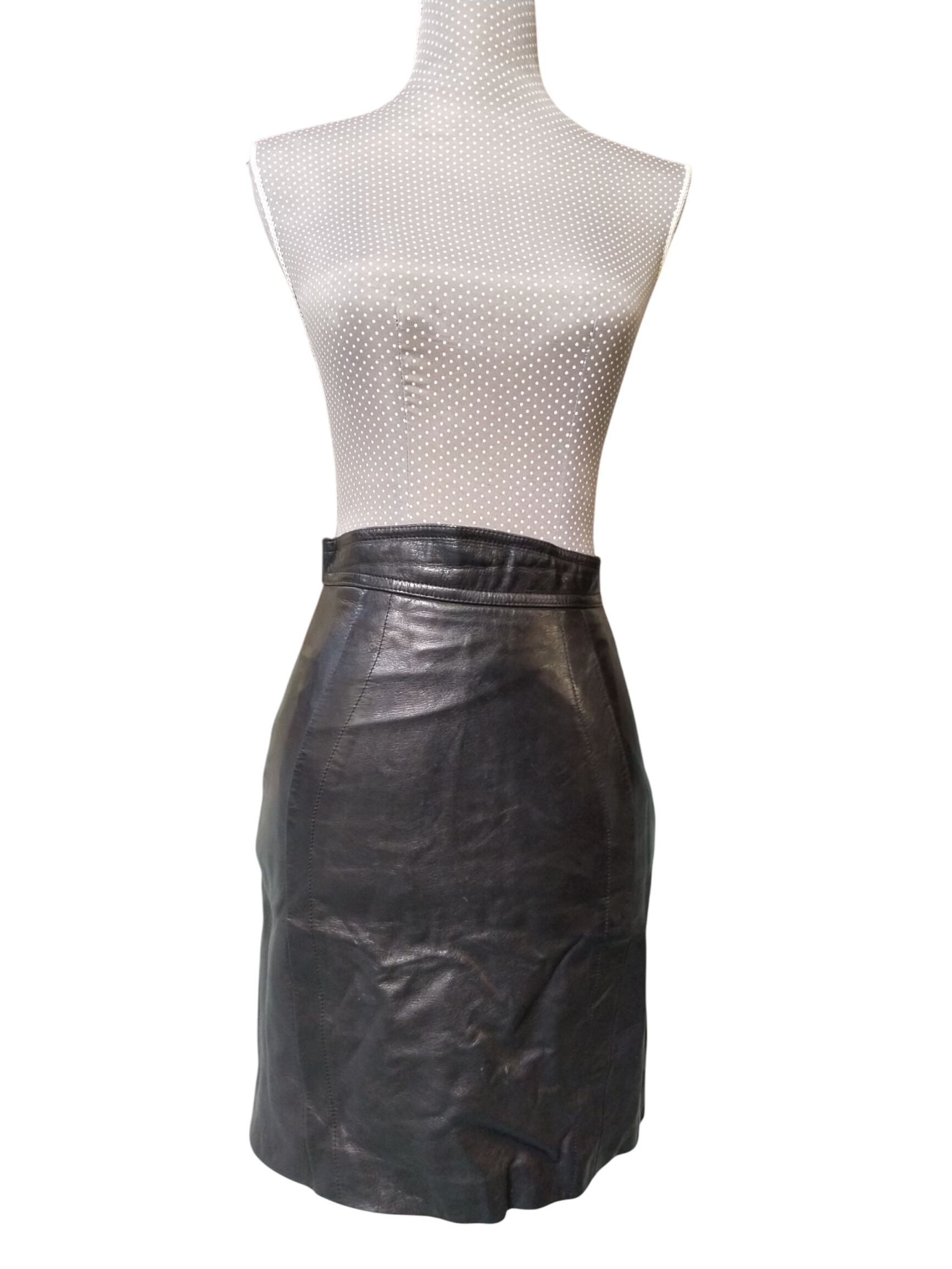Acheter Jupe cuir Holger bauchey - 28,00 € Jupe cuir Holger bauchey - reconditionné disponible sur Label Emmaüs