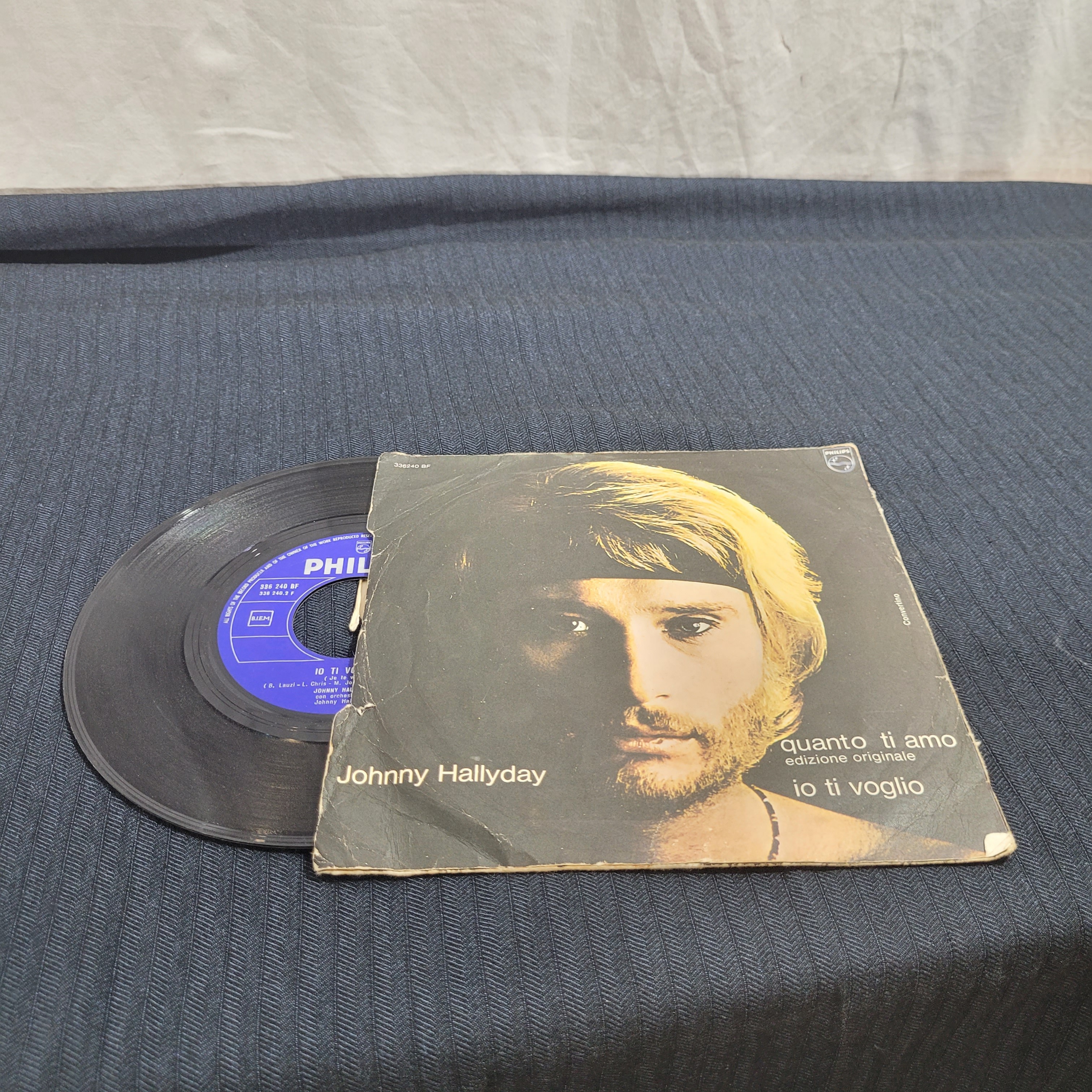 Vinyle 45T - Johnny Hallyday : Quanto ti amo / Io ti voglio (Édition Italienne) État correct - Vue 2 - 