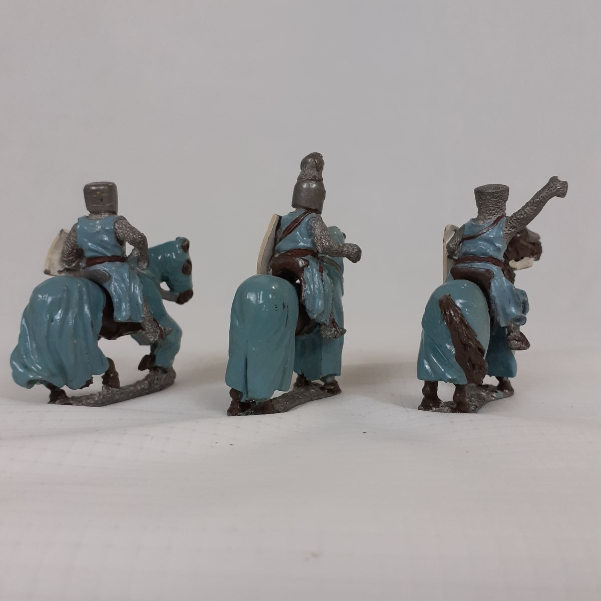 Warhammer - 3 figurines médiévales avec leurs chevaux en plomb - Collection Très bon état - Vue 5 - 
