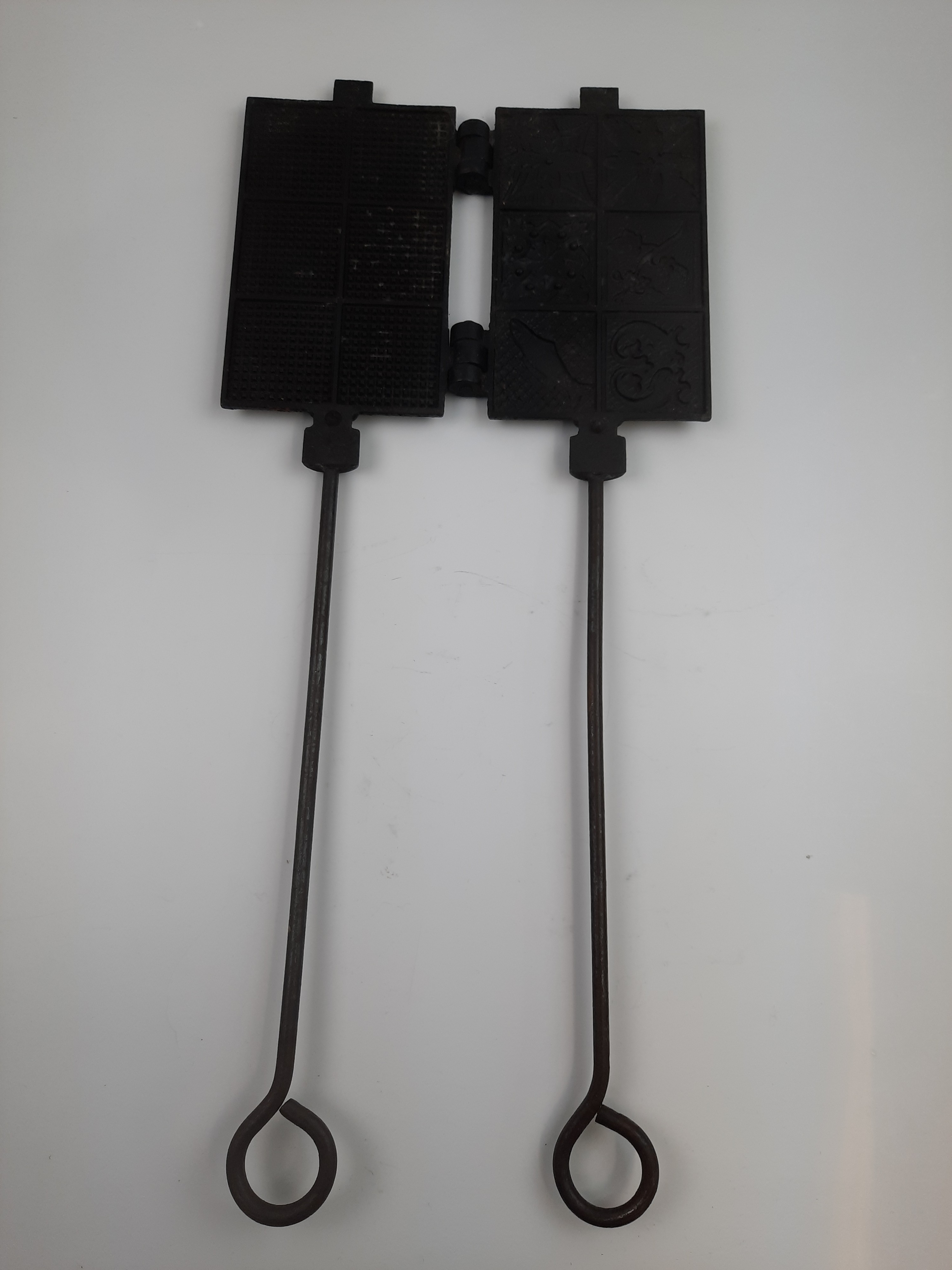 Voir photo 6 de Moule à gaufrettes ancien Moule à gaufrettes ancien Très bon état - Vue 6 -