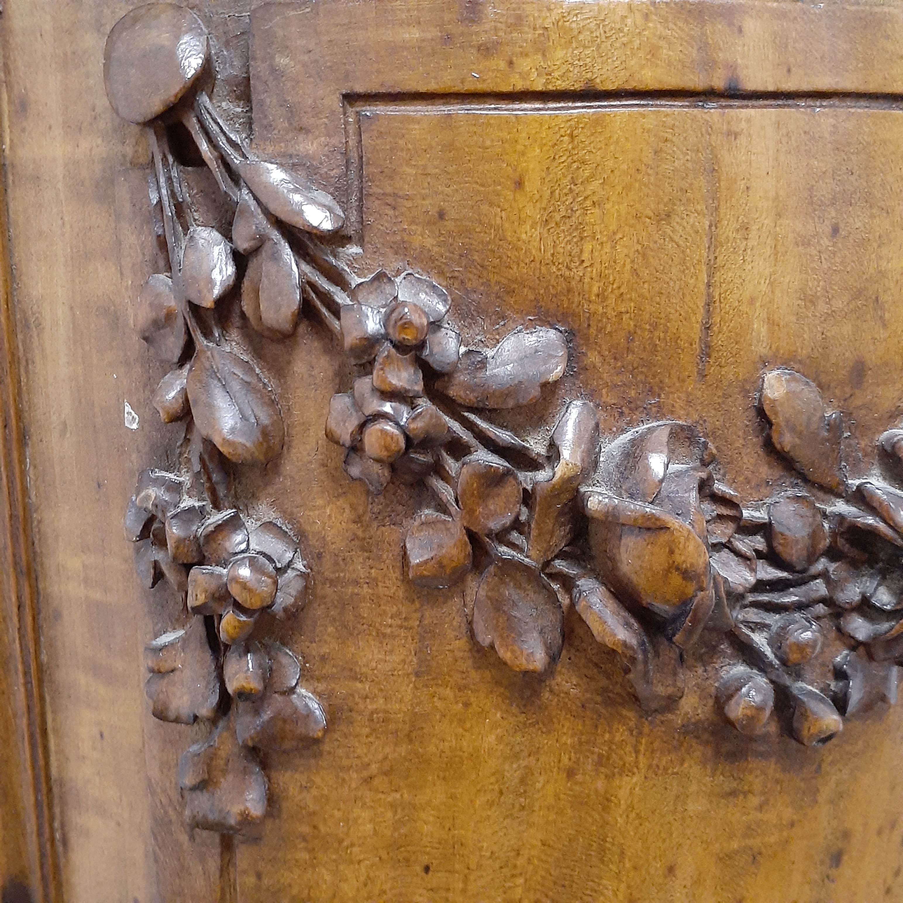 Vitrine d'angle en bois et verre biseauté avec clé - Photo 14