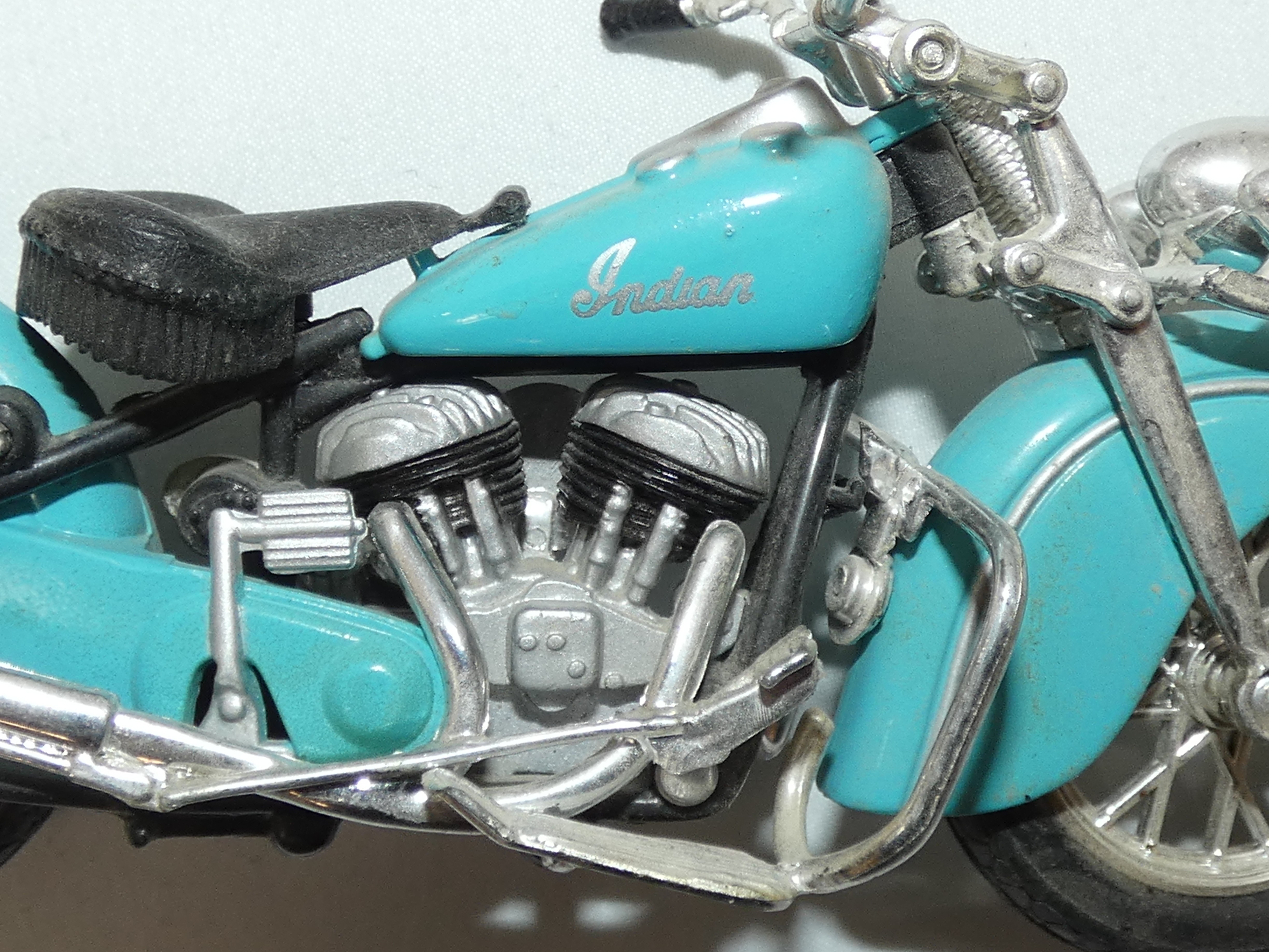 Lot de 4 motos miniatures MAISTO Bon état - Vue 7 - 