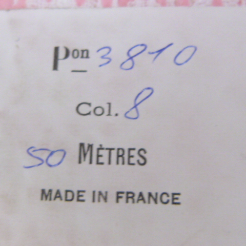 Plaquette de 50 Metres de Galon et 0.8 cm de Largeur Rose et Blanc Comme neuf - Vue 3 - 