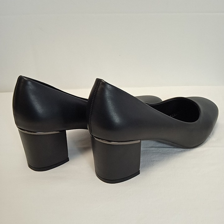 Escarpins NOIR Femme motif Uni A enfiler" SINEQUANONE" pointure 38  - Vue 2 - 