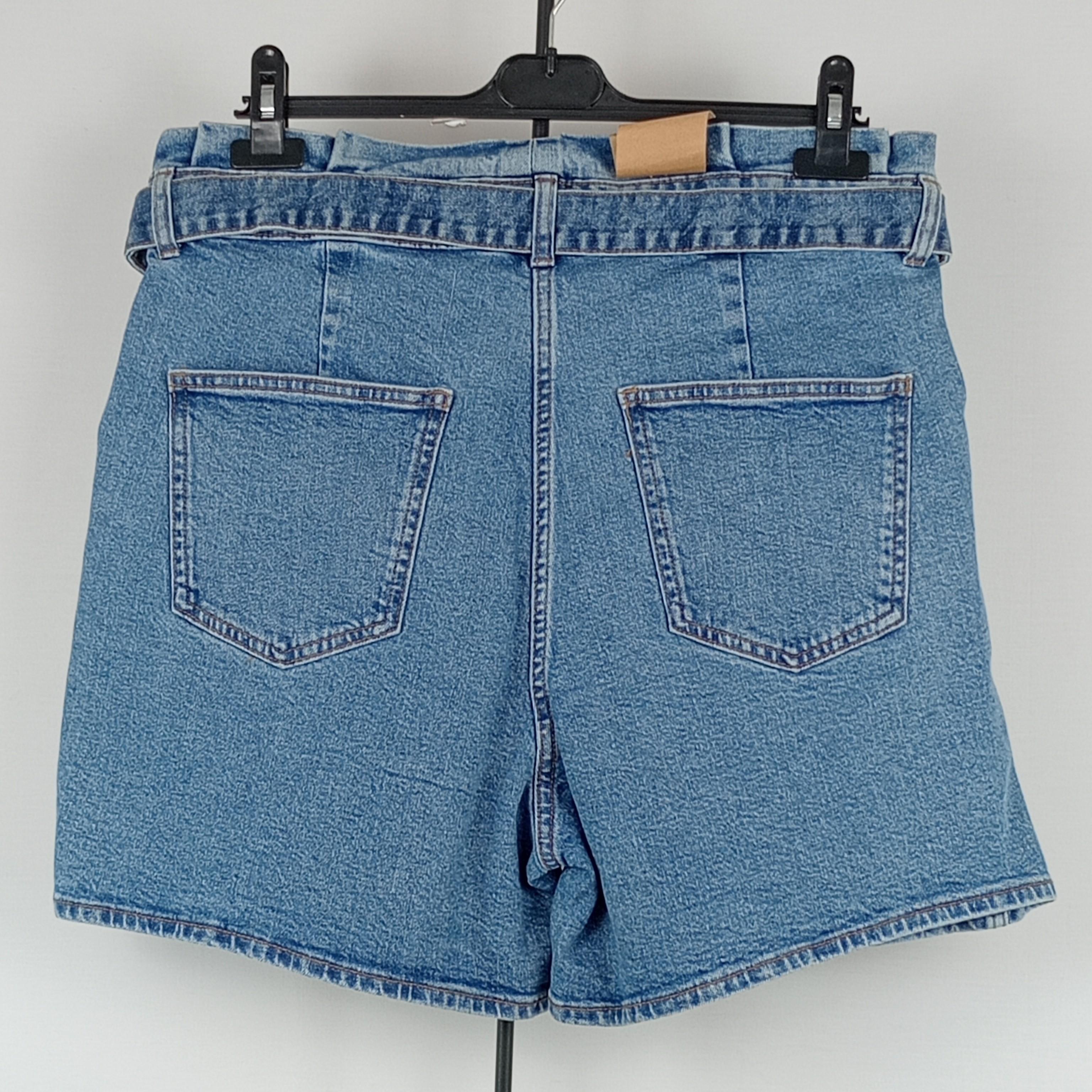 Short femme de la marque Kiabi coupe courte de couleur bleu taille 4XL (48) - Photo 1