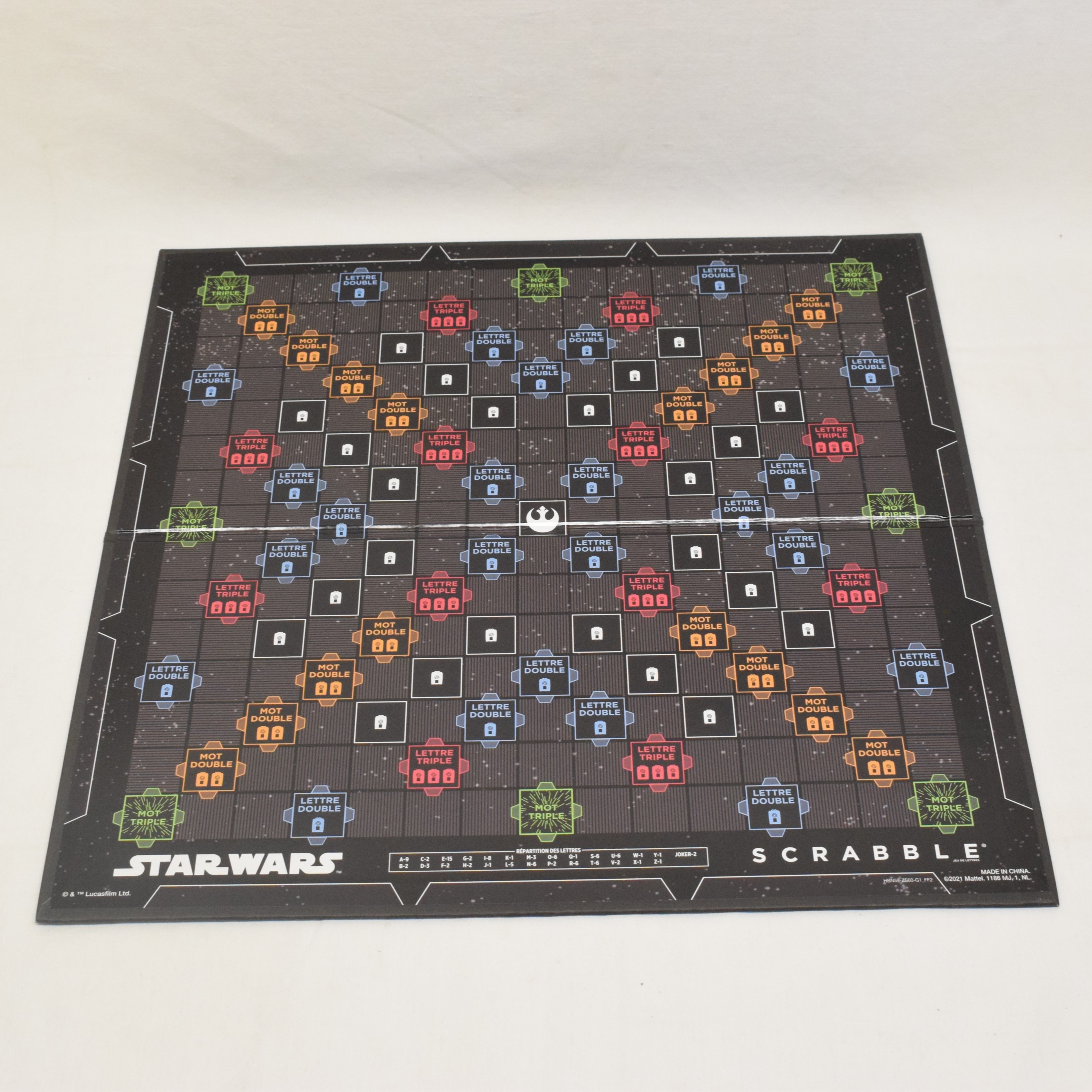 Voir photo 3 de Jeu de scrabble Star War deux en un Mattel Games 2021 Jeu de scrabble Star War deux en un Mattel Games 2021 Bon état - Vue 3 -