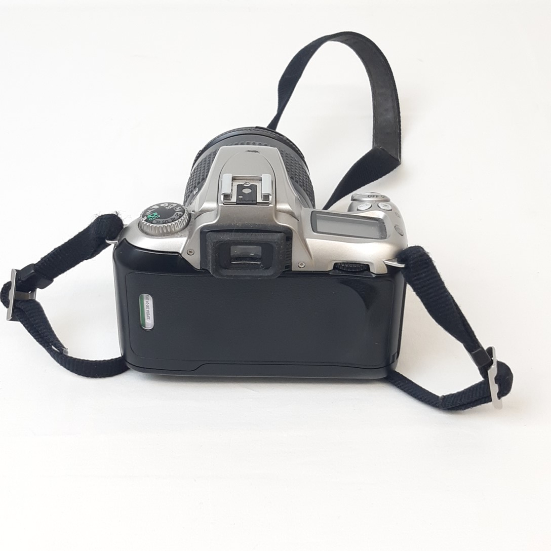 Appareil photo reflex argentique Nikon F60 made in Japon - Photo 2