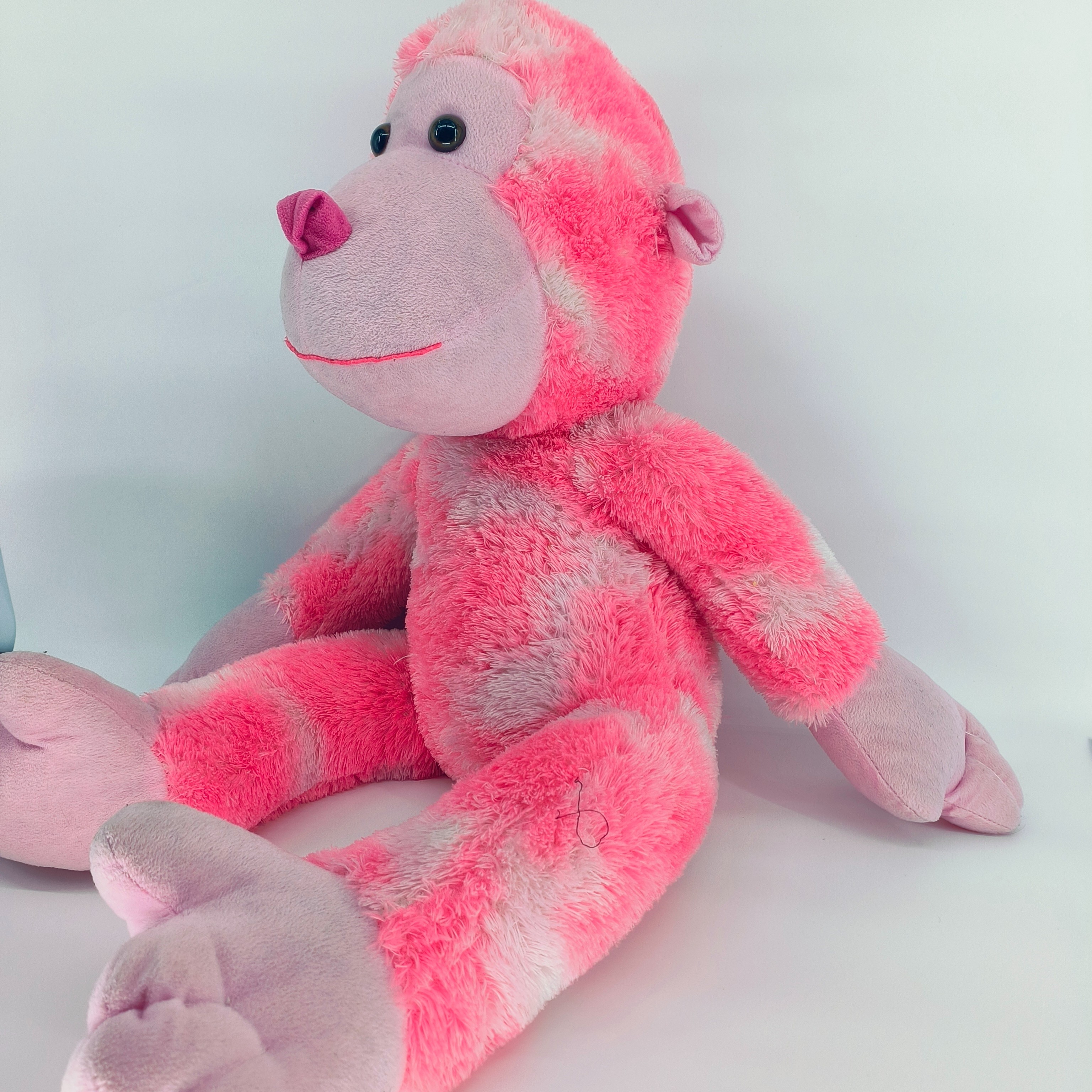 Peluche-singe-rose-Europeluche Très bon état - Vue 2 - 