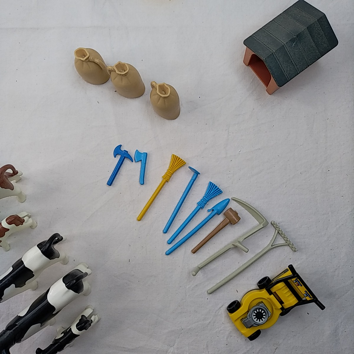 Lot Playmobil 4490 (La ferme) + 4496 (Fermier grand tracteur remorque) Très bon état - Vue 10 - 