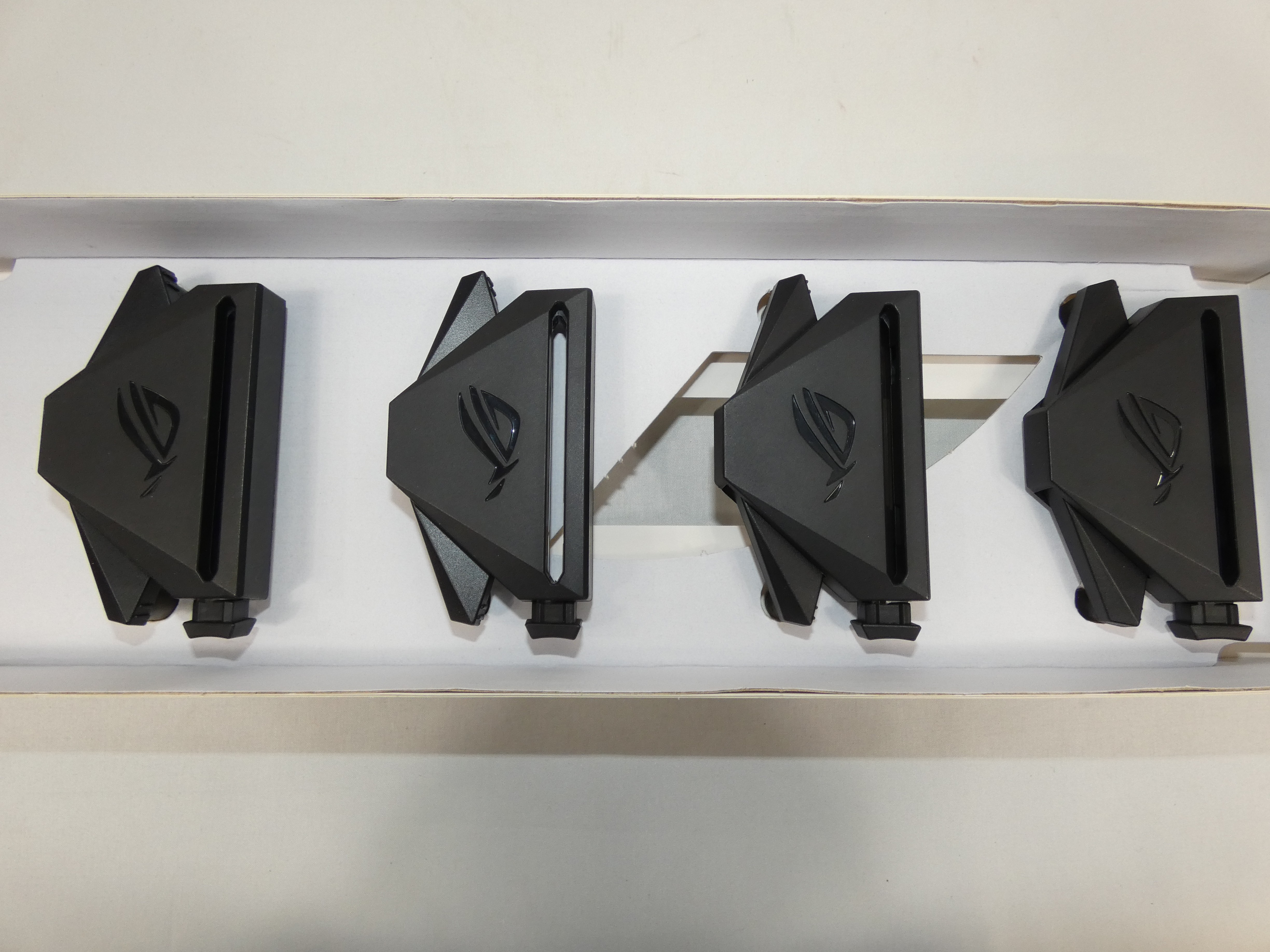 ASUS ROG Bezel Free Kit - Comme neuf - Photo 6