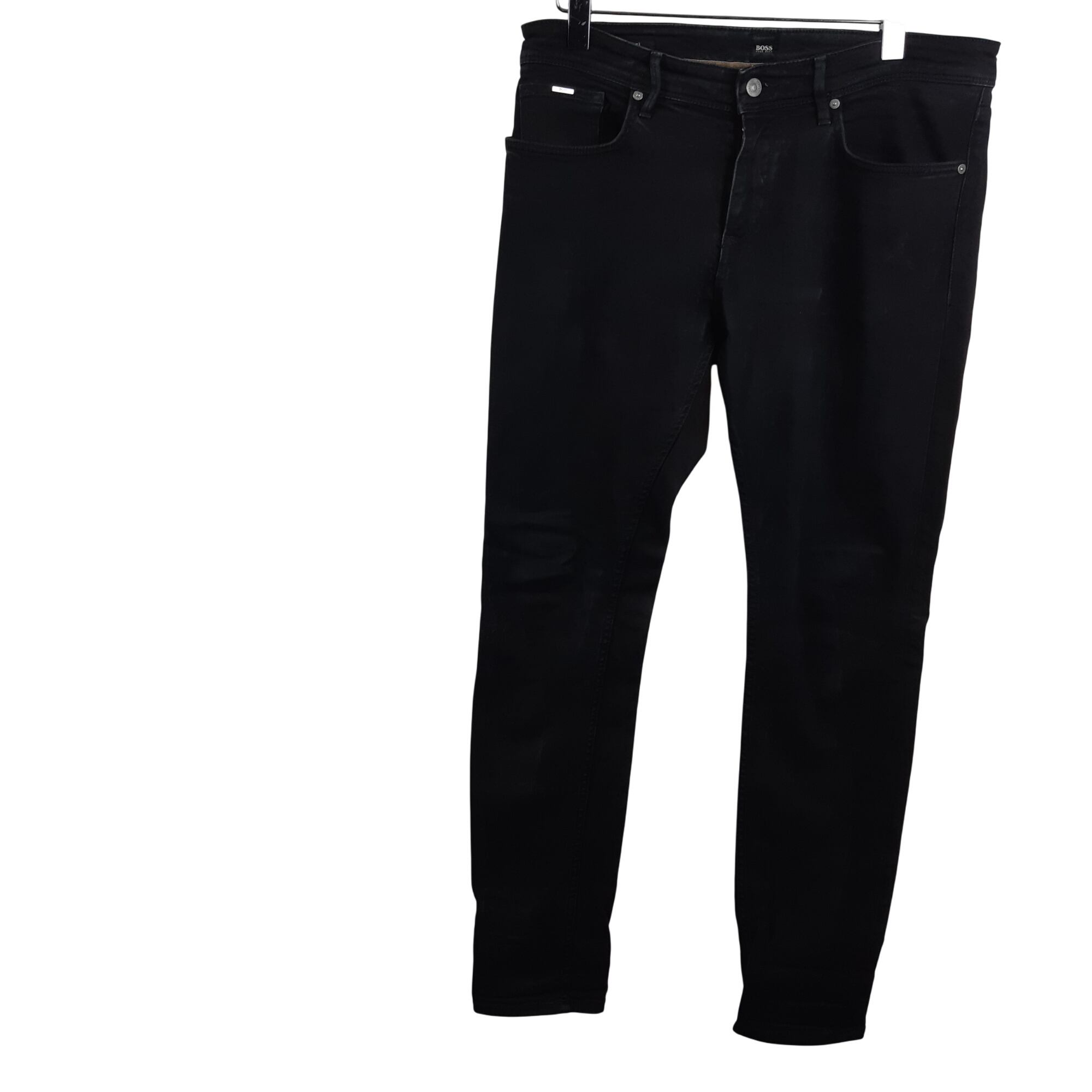 Acheter Boss - Jean coton noir shoot - Taille 46 Longueur 104 - 35,00 € Boss - Jean coton noir shoot - Taille 46 Longueur 104 - reconditionné disponible sur Label Emmaüs