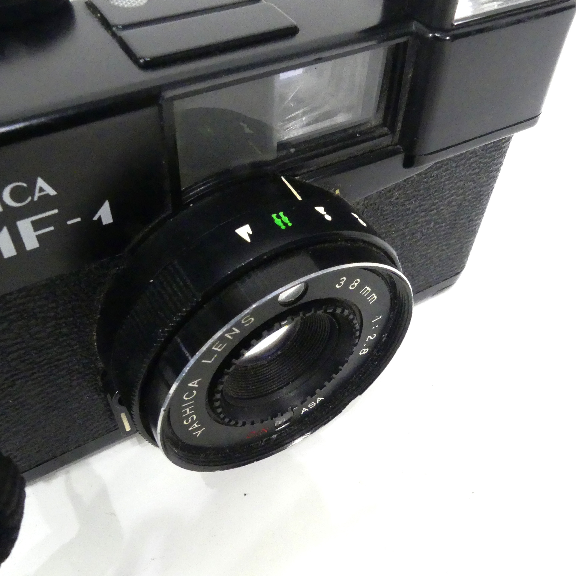 Appareil photo compact Yashica MF-1 38 mm - Photo 3