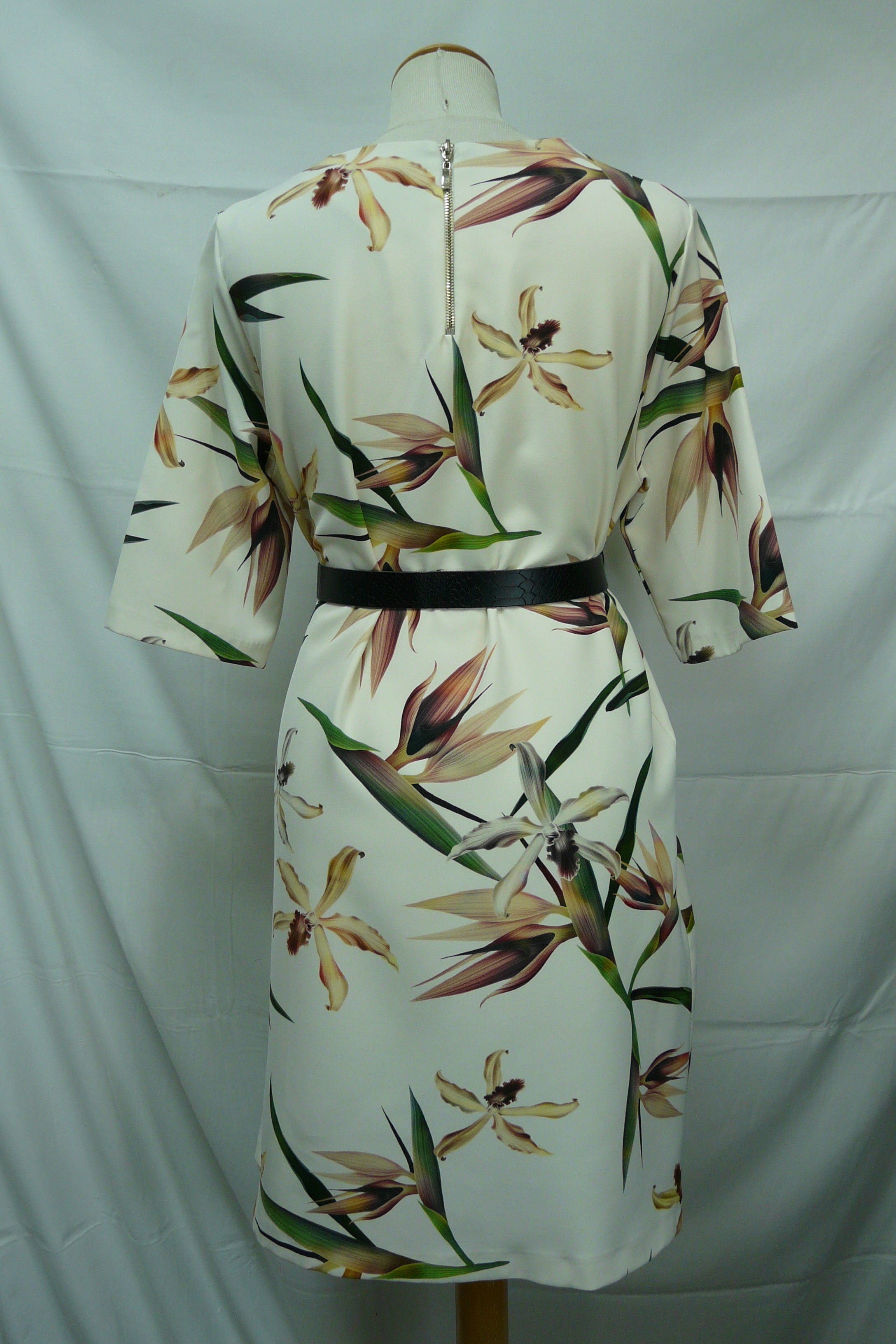 Voir photo 2 de RF312 - Robe motifs à fleurs - Steps - Taille 42 RF312 - Robe motifs à fleurs - Steps - Taille 42 - Vue 2 -
