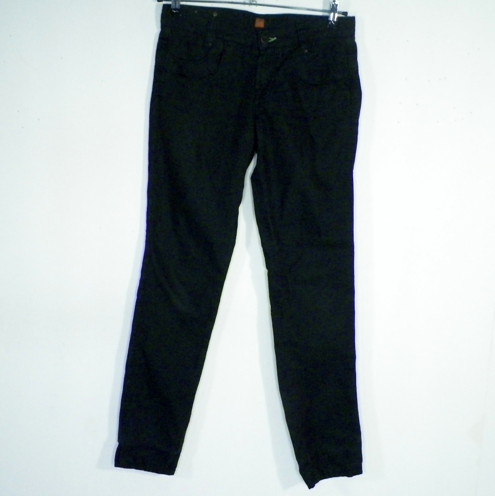 Pantalon Femme Noir/Vert HUGO BOSS Taille Estimée 38/40 Bon état -  reconditionné disponible sur Label Emmaüs